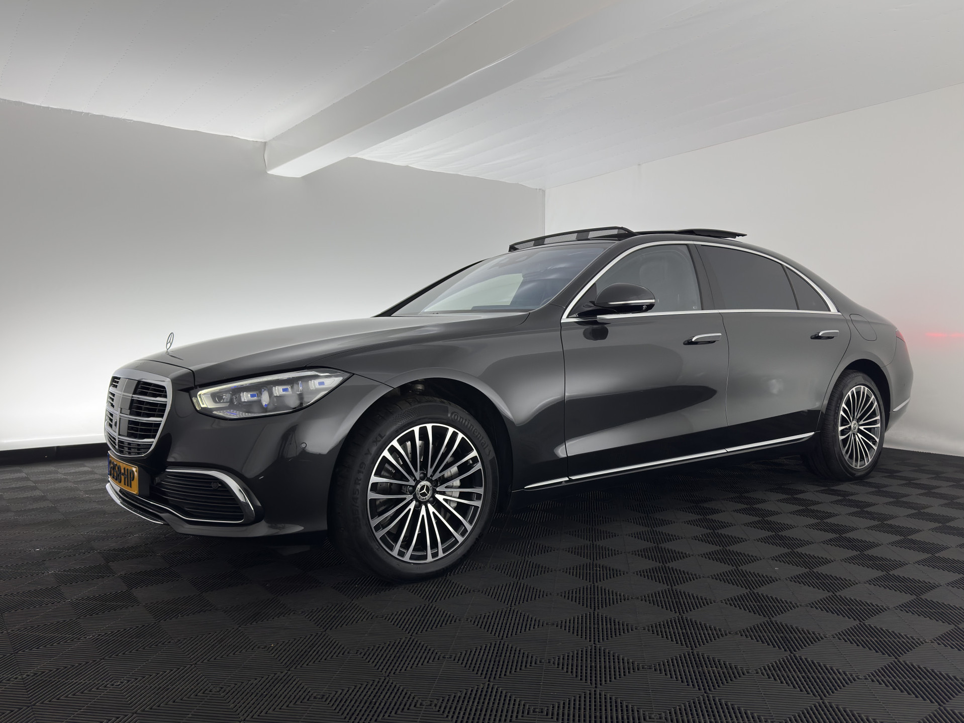 Mercedes-Benz S-klasse 580 e 4MATIC Lang [ Plug-In ] (INCL-BTW) Aut. *PANO | NAVI-FULLMAP | DISTRONIC | BURMESTER-AUDIO | TOP-VIEW | KEYLESS | FULL-LED | DIGITAL-COCKPIT | AMBIENT-LIGHT | HEATED/VENTILATED-SEATS |...*