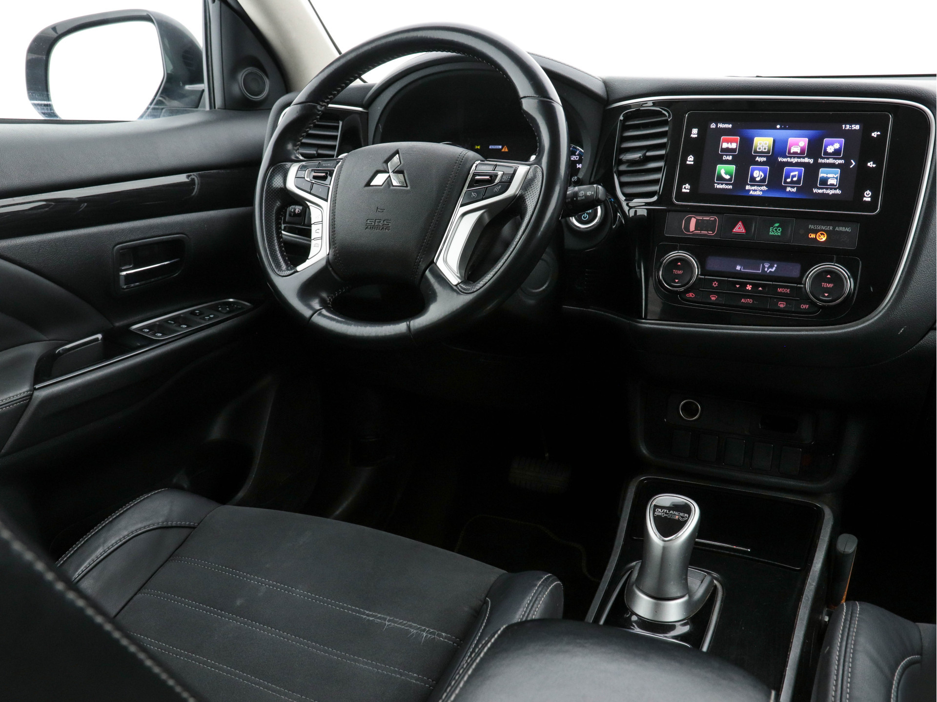 Mitsubishi Outlander 2.0 Plug-in Hybrid AWD (INCL-BTW)  *MICROFIBRE-LEATHER | NAVI-FULLMAP | KEYLESS | DAB | CAMERA | ECC | CRUISE | CARPLAY | PRIVACY-GLASS | TOWBAR | SHIFT-PADDLES | 16"ALU*