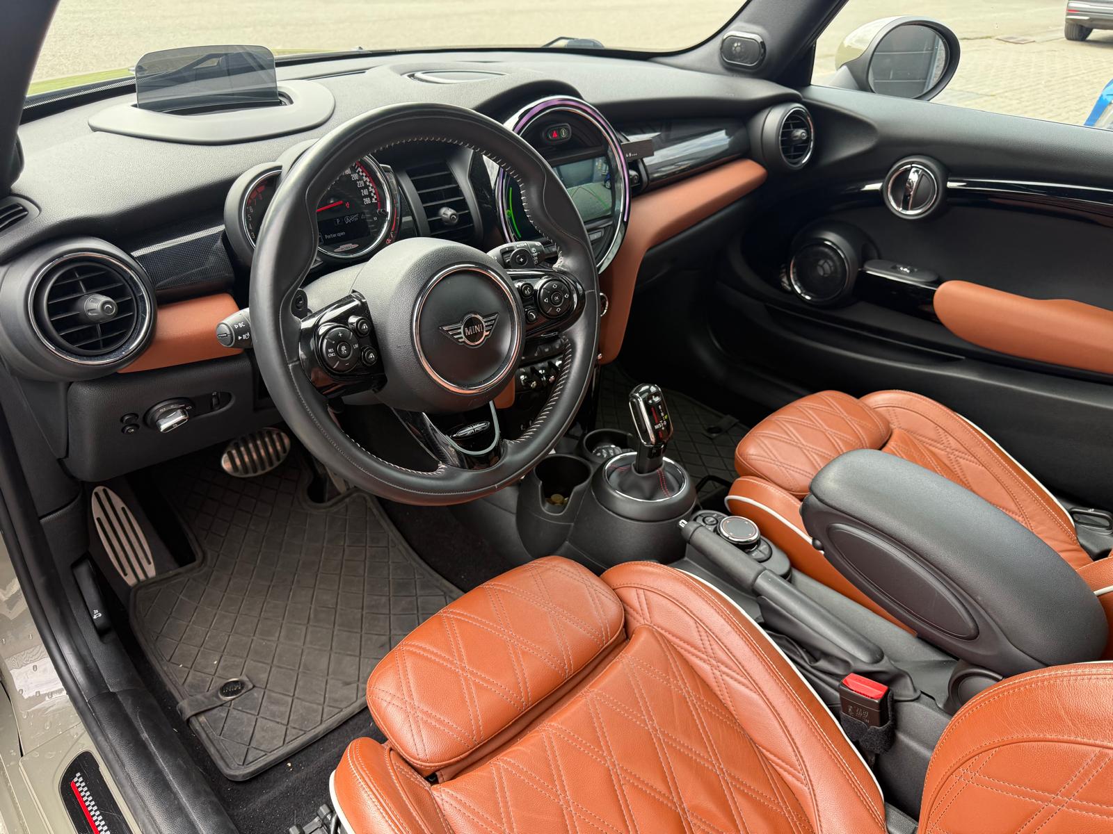 MINI Mini 2.0 John Cooper Works Chili | 1E EIGENAAR | 3/6/12MND GARANTIE | 230PK | PANO | ACC | CARPLAY | LED | HEAD-UP | NAVI | DAB |
