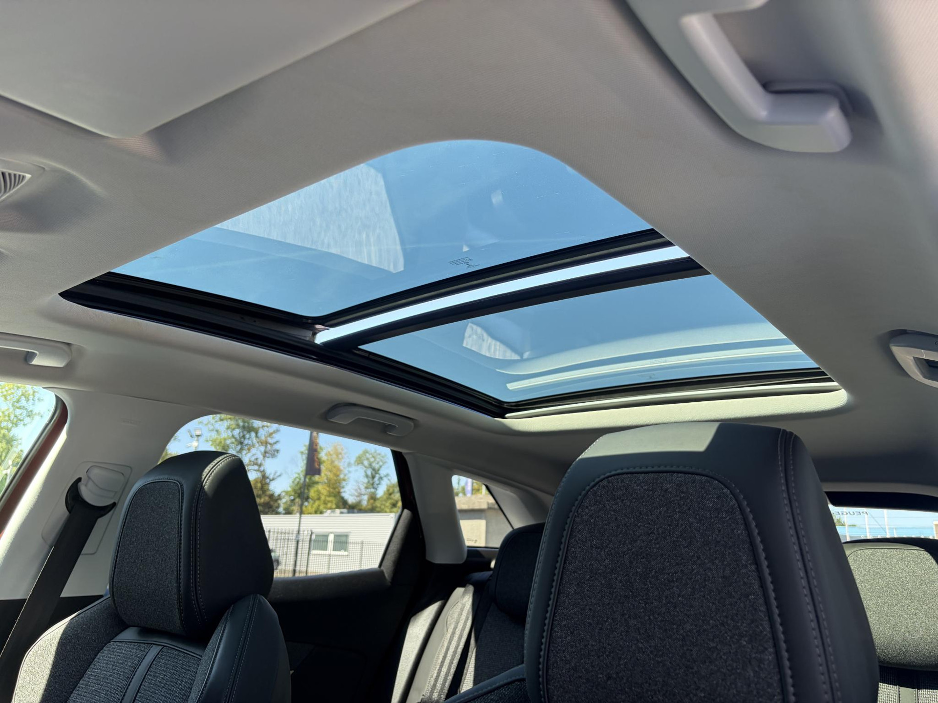 Peugeot 3008 1.2 PureTech Allure Distributieriem vv in 2025 l Pano l 360° Camera l Carplay l Dealer Onderhouden l Navi l Halfleder l Pdc l Keyless l 131pk l 6 Bak l Apk tot 12-2026