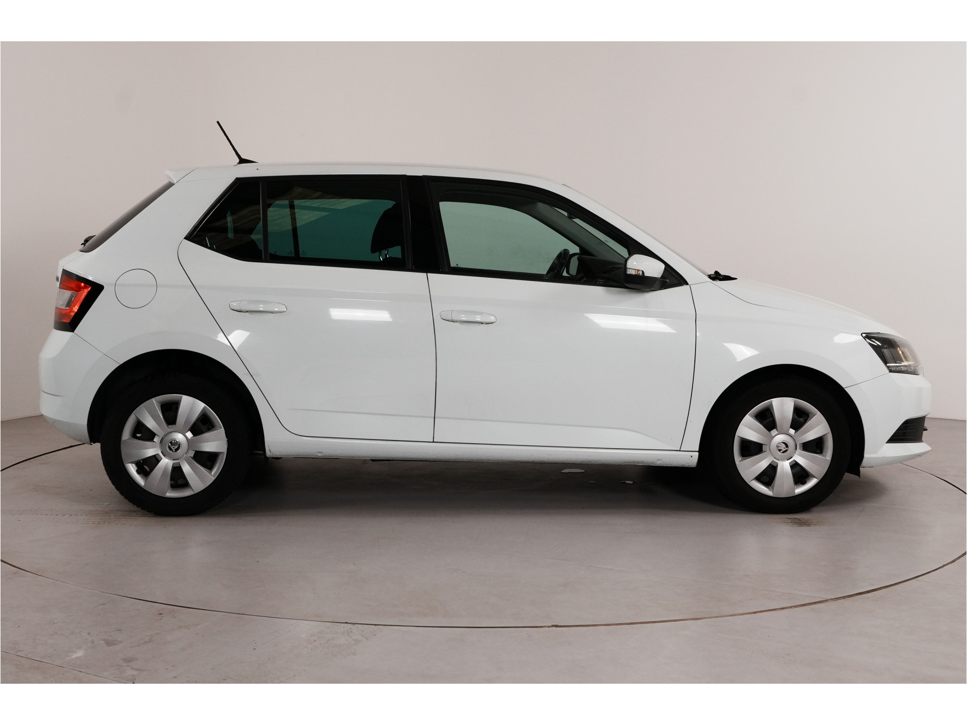 ŠKODA Fabia 1.0 TSI Drive | Navi | Cruise | PDC |