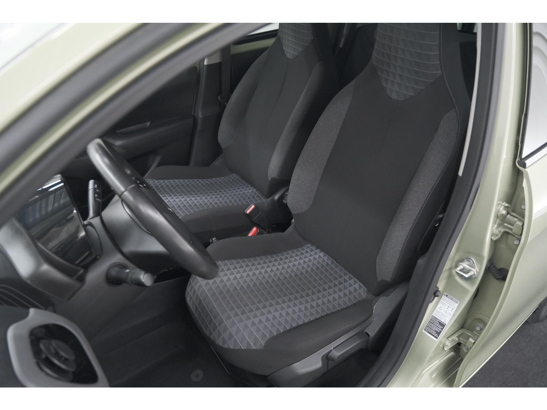 Peugeot 108 1.0 e-VTi Allure | Camera | Climate Control | Apple Carplay | 15 Inch Lichtmetalen Velgen
