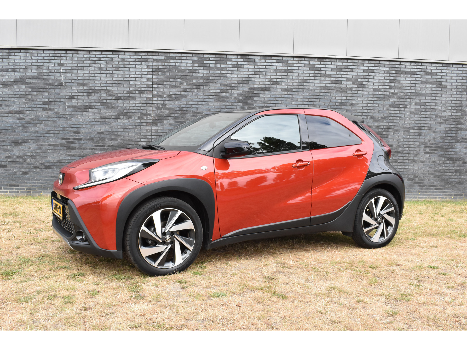Toyota Aygo X 1.0 VVT-i MT Envy Jbl Navigatie Carplay