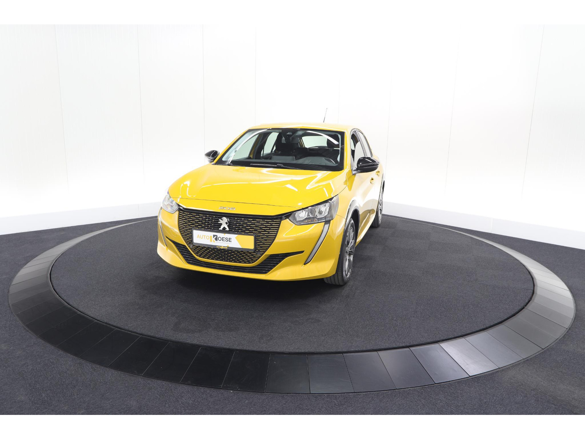 Peugeot e-208 EV Active Pack 50 kWh | 96,8% SOH | Navigatie | Parkeersensoren | Stoelverwarming
