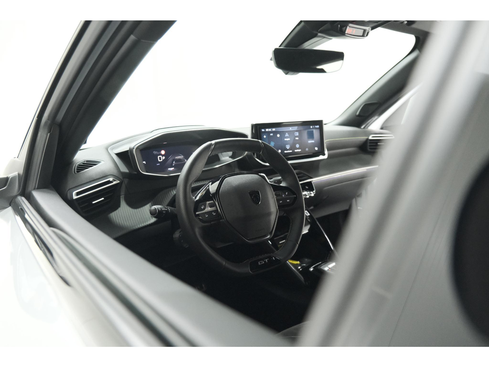 Peugeot 2008 PureTech 130 EAT8 GT | 360 Camera | Stoelmassage | Adaptieve Cruise Control | Dodehoekdetectie