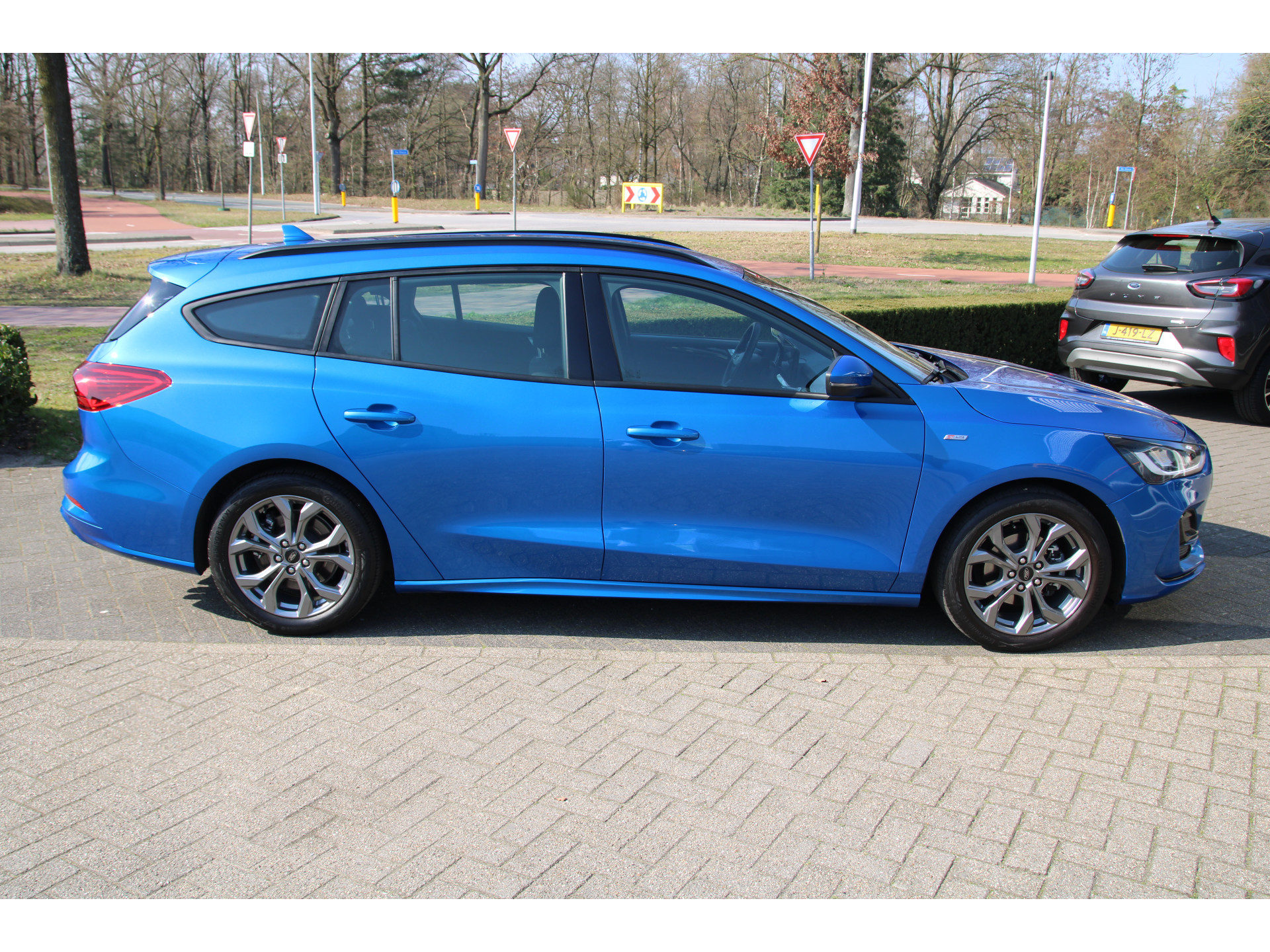 Ford Focus Wagon 1.0 EcoBoost 125 PK Hybrid ST Line WINTER PACK |  GROOT NAVIGATIE | CAMERA