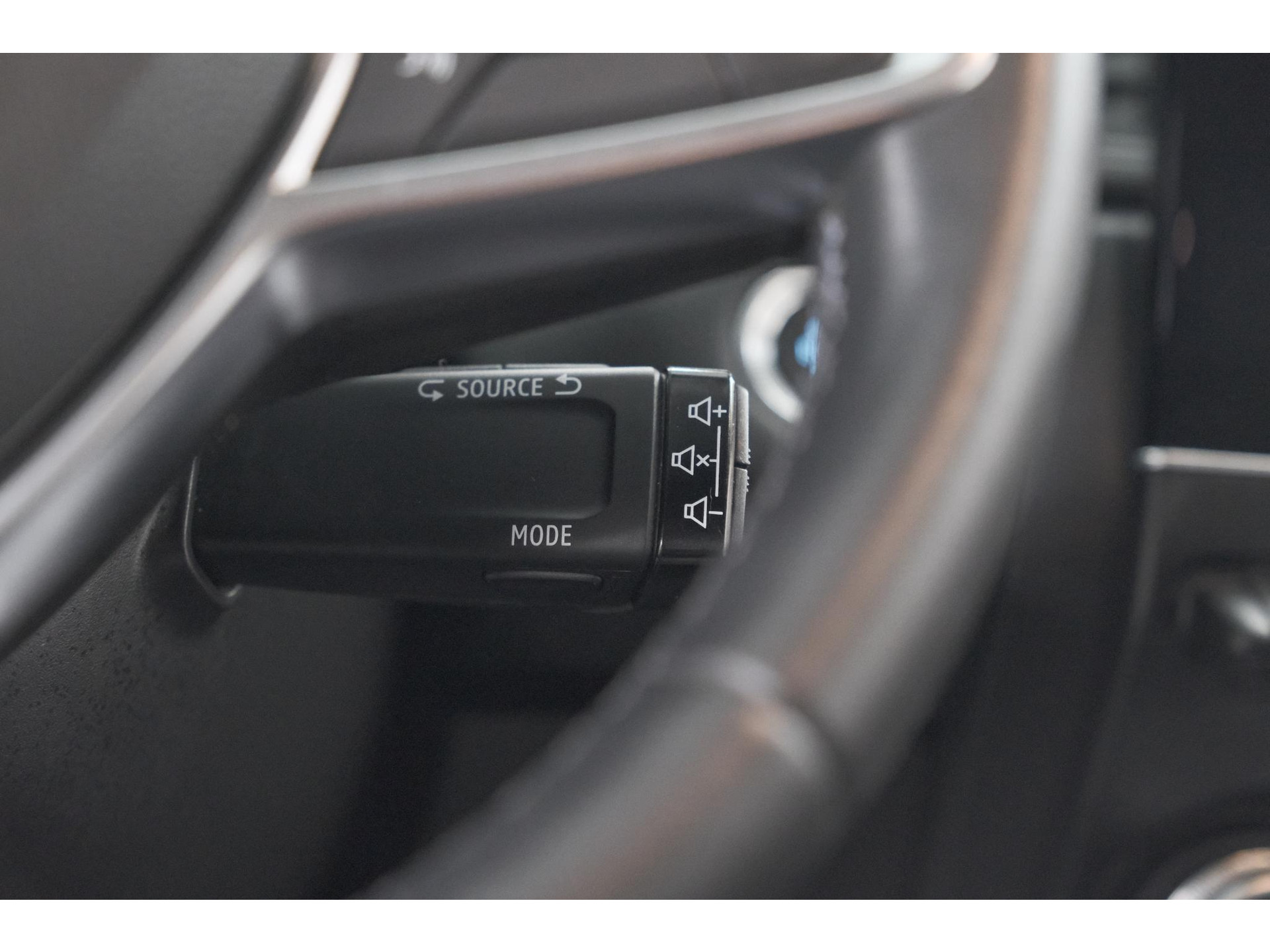 Renault Captur 1.6 E-Tech Plug-in Hybrid 160 Intens | Camera | 9.3 Inch Groot Scherm | Apple Carplay | Parkeersensoren