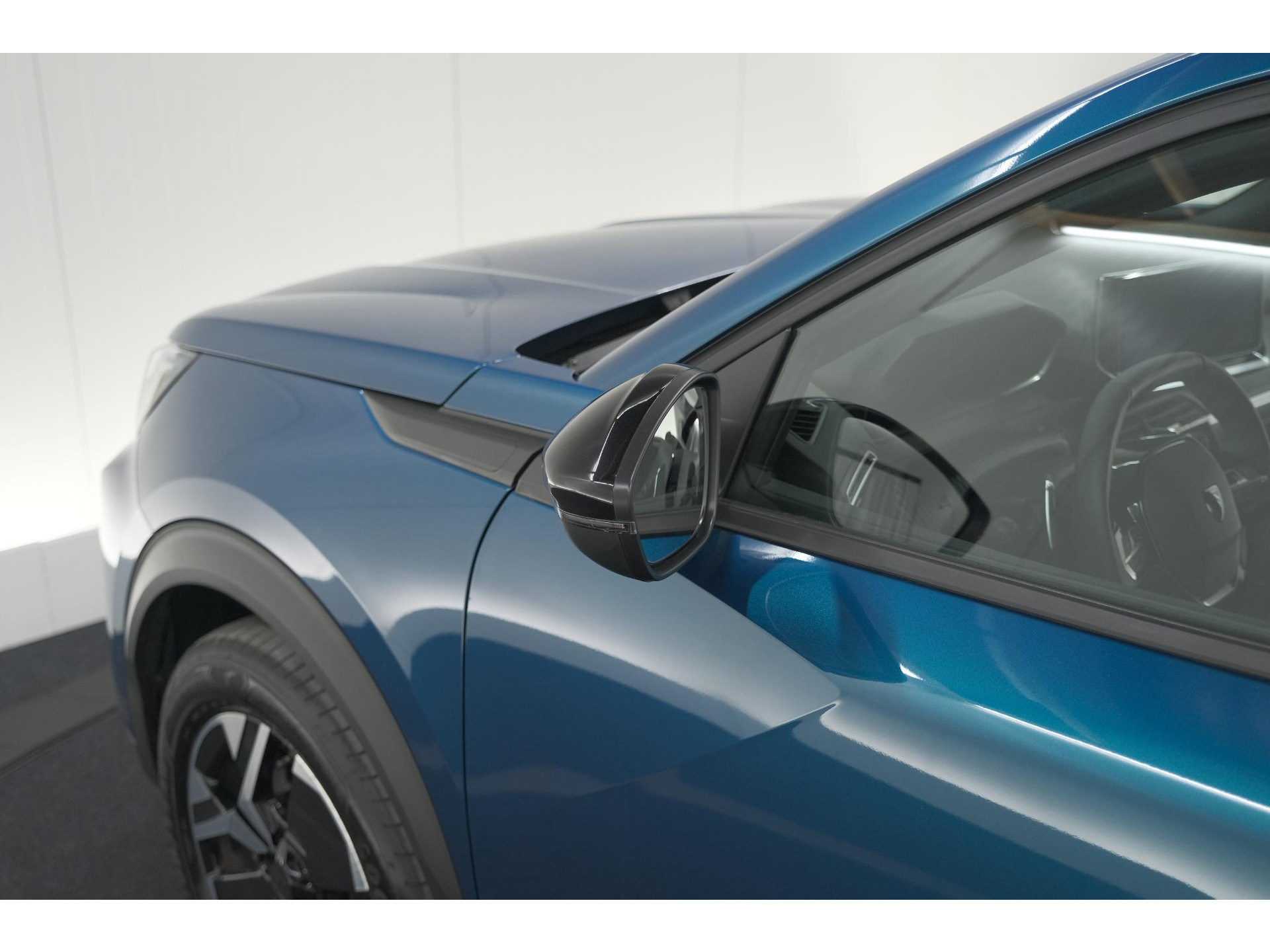 Peugeot 2008 1.2 Hybrid 145 Allure | 360 Camera | Adaptieve Cruise Control | Dodehoekdetectie