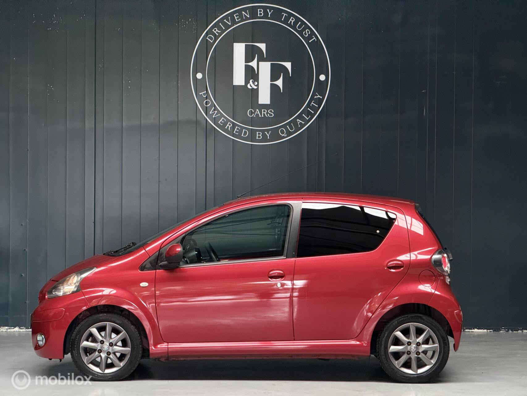 Toyota Aygo 1.0-12v Aspiration Red Navigator|Automaat|NAP|Navi