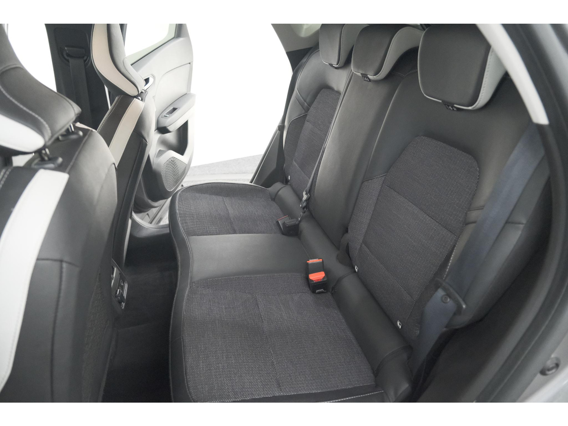 Renault Captur 1.6 E-Tech full hybrid 145 techno | Pack Full Screen | Camera | Navigatie | Allseason Banden