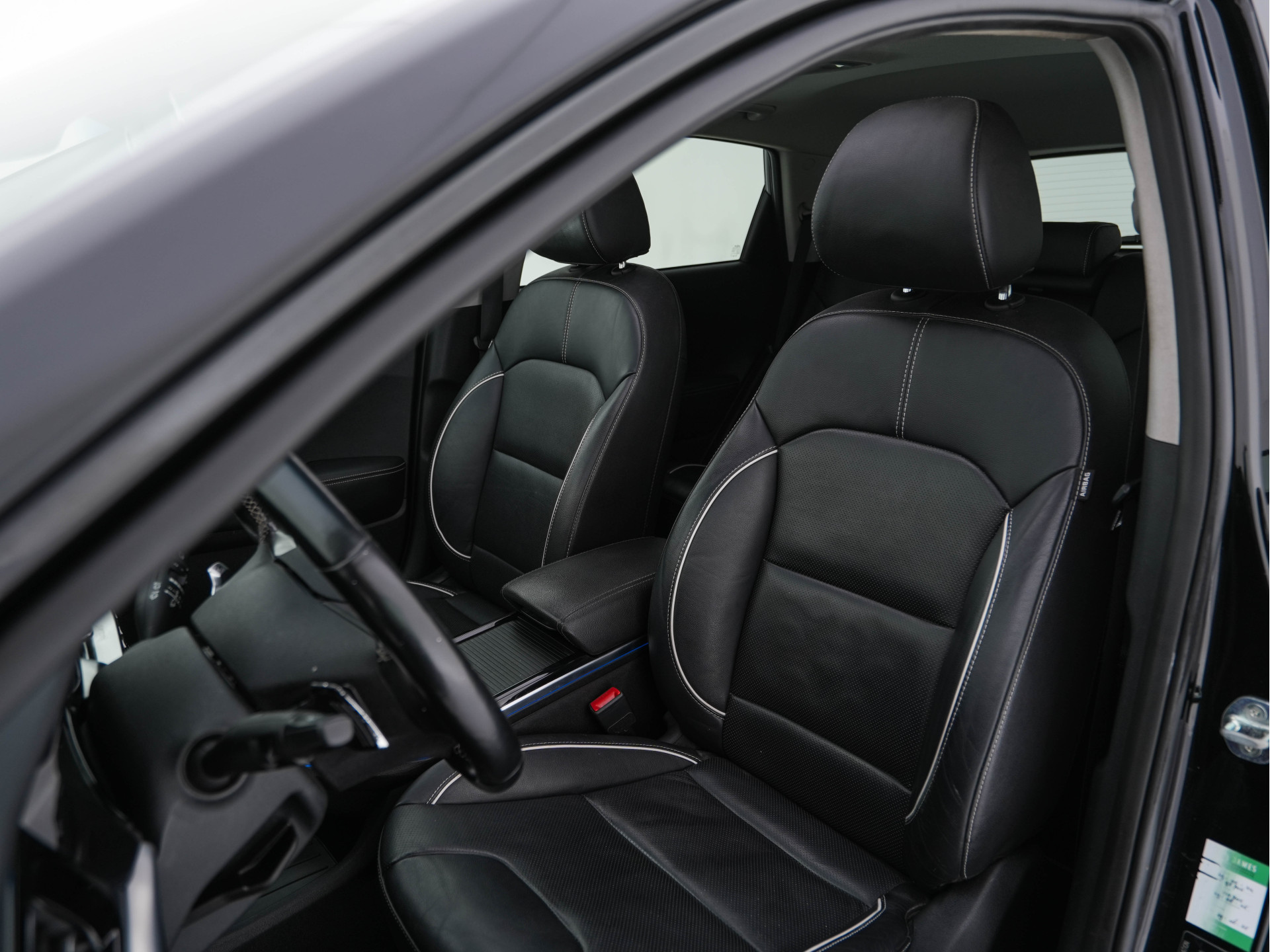 Kia e-Niro ExecutiveLine 64 kWh [ 3-Fase ] {SOH-100%} (INCL-BTW) Aut. *PANO | LEATHER | JBL-AUDIO | FULL-LED | NAVI-FULLMAP | DAB | ADAPTIVE-CRUISE | CAMERA | MEMORY-PACK | LANE-ASSIST | CCS-FASTLOADER | KEYLESS | DIGI-COCKPIT | 17"ALU*