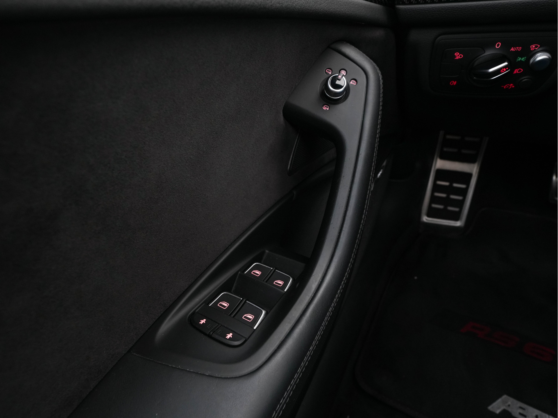 Audi RS6 4.0 TFSI RS6+ ABT ( 1of 50 produced world wide ) Aut. *Only-1-OWNER | CERAMIC-BRAKES | PANO | HEAD-UP | RS-SEATS | LUXURY-LEATHER | MATRIX-LED | ADAPTIVE-CRUISE | BLIND-SPOT | BOSE-SOUND | MEMORY-PACK | TOP-VIEW | KEYLESS | NAVI-FULLMAP | .