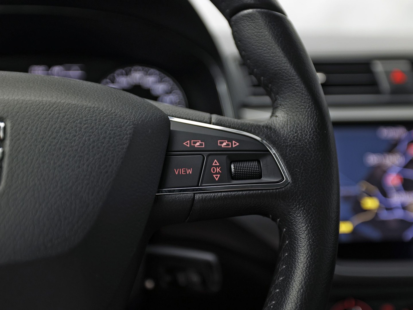SEAT Ibiza 1.0 TSI Sport (GROOT NAVI, APPLE CARPLAY, GETINT GLAS, CAMERA, CRUISE, LM VELGEN, NIEUWE APK, NIEUWSTAAT)