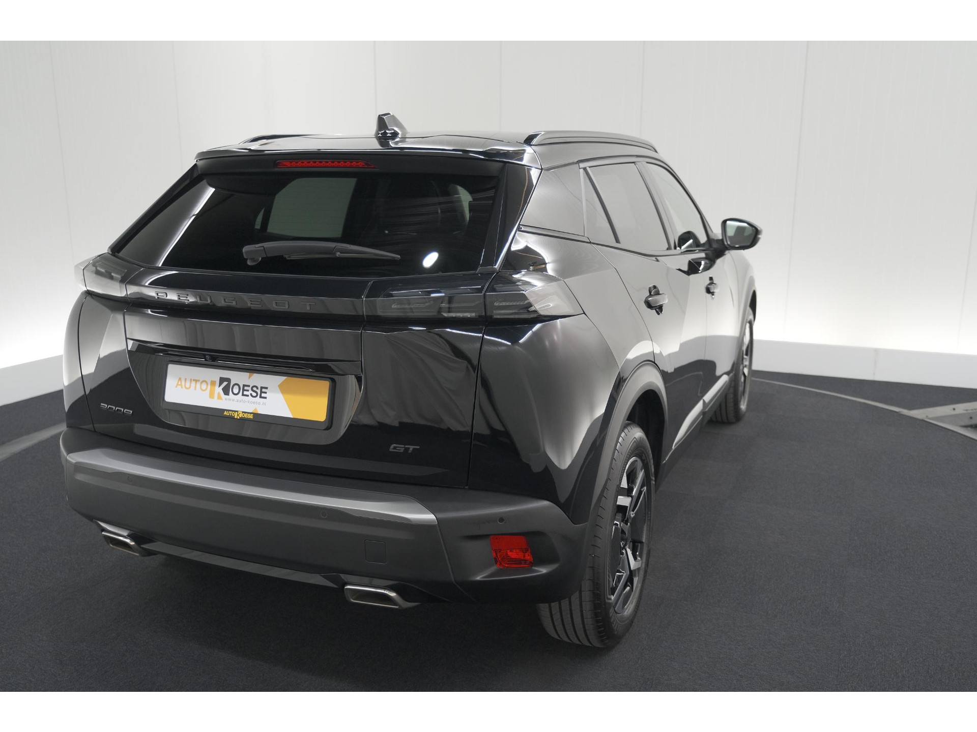 Peugeot 2008 PureTech 130 EAT8 GT | Camera | Apple Carplay | Parkeersensoren | 17 Inch Lichtmetalen Velgen