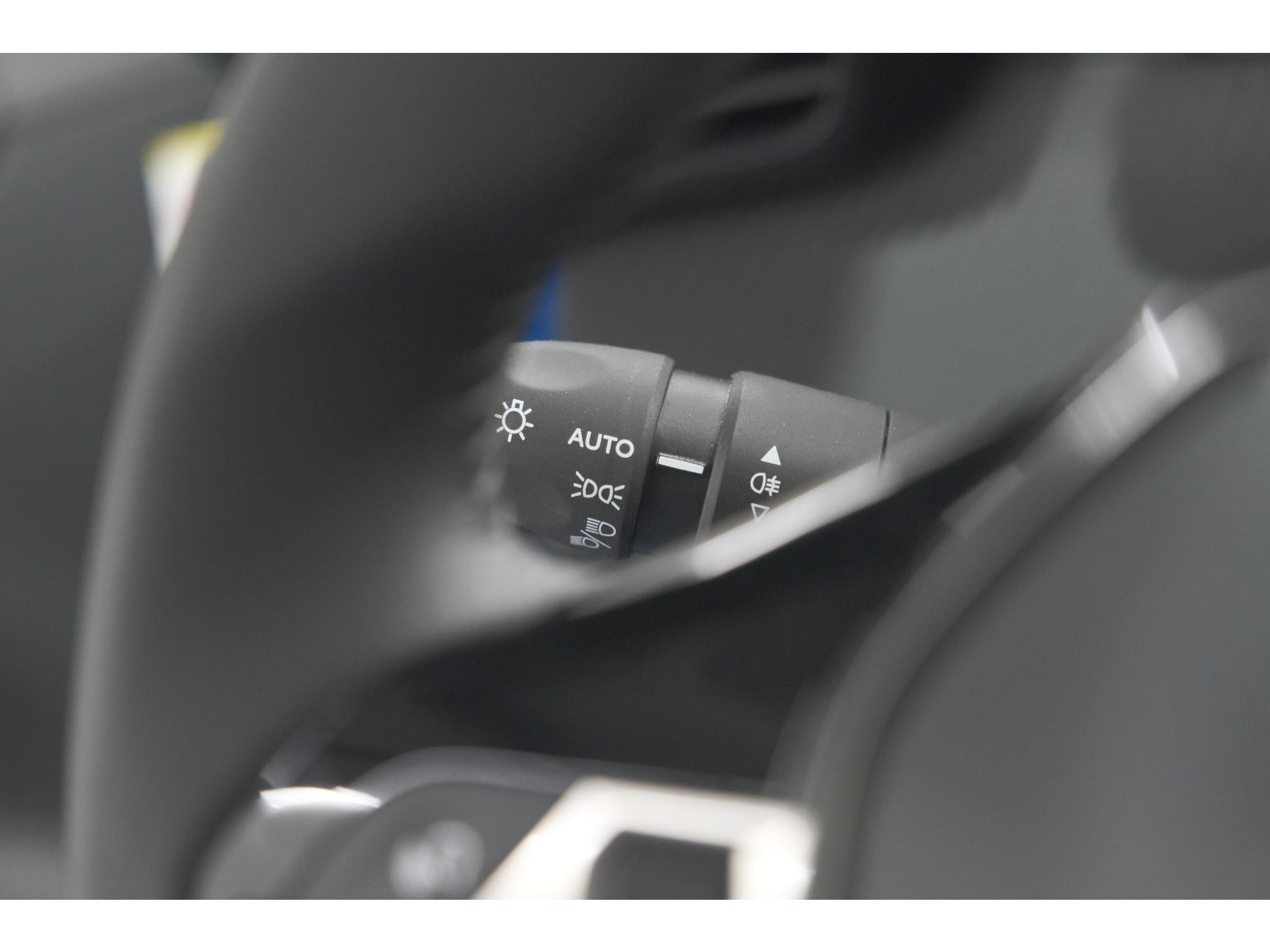 Peugeot 208 PureTech 100 Allure | Stoelverwarming | Adaptieve Cruise Control | Camera | Apple Carplay