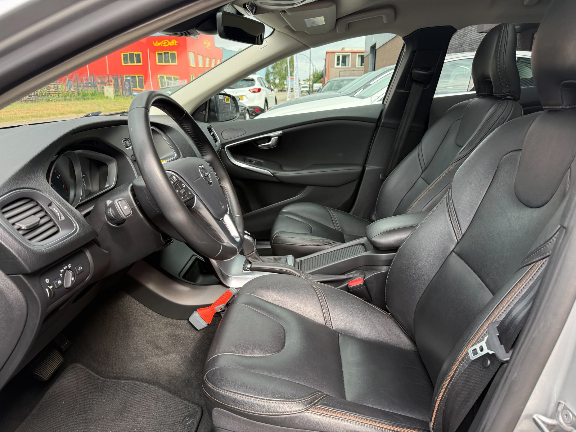 Volvo V40 Cross Country 1.5 T3 Summum | 2E EIGENAAR | 3/6 of 12 MND GARANTIE | PANO DAK | CAMERA | NAVI | MEMORY |