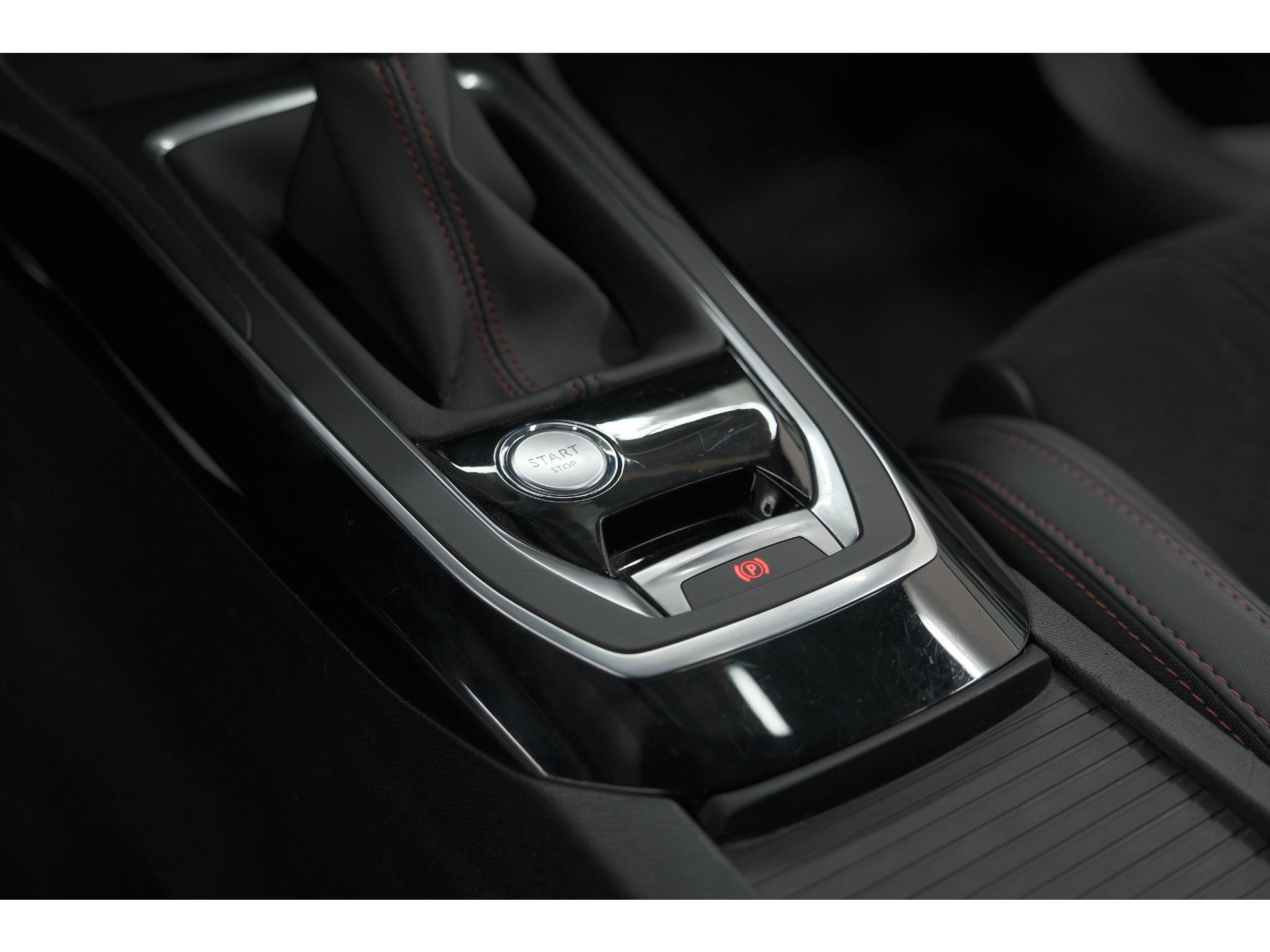 Peugeot 308 SW PureTech 130 GT-line | Trekhaak | Panoramadak | Camera | Alcantara Bekleding | Dodehoekdetectie