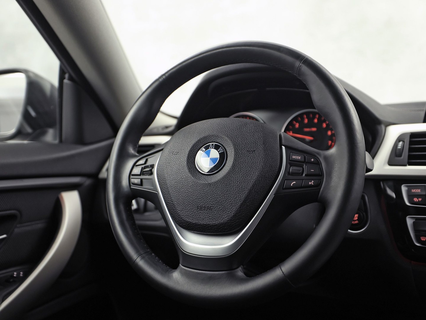 BMW 4-Serie Gran Coupe 418i Executive Sport Black Pack Automaat (NAP, DEALER ONDERHOUDEN, NAVIGATIE, CLIMATE, SPORTSTOELEN, PARKEERSENSOREN, CRUISE, FLIPPERS, NIEUWE APK, NIEUWSTAAT)