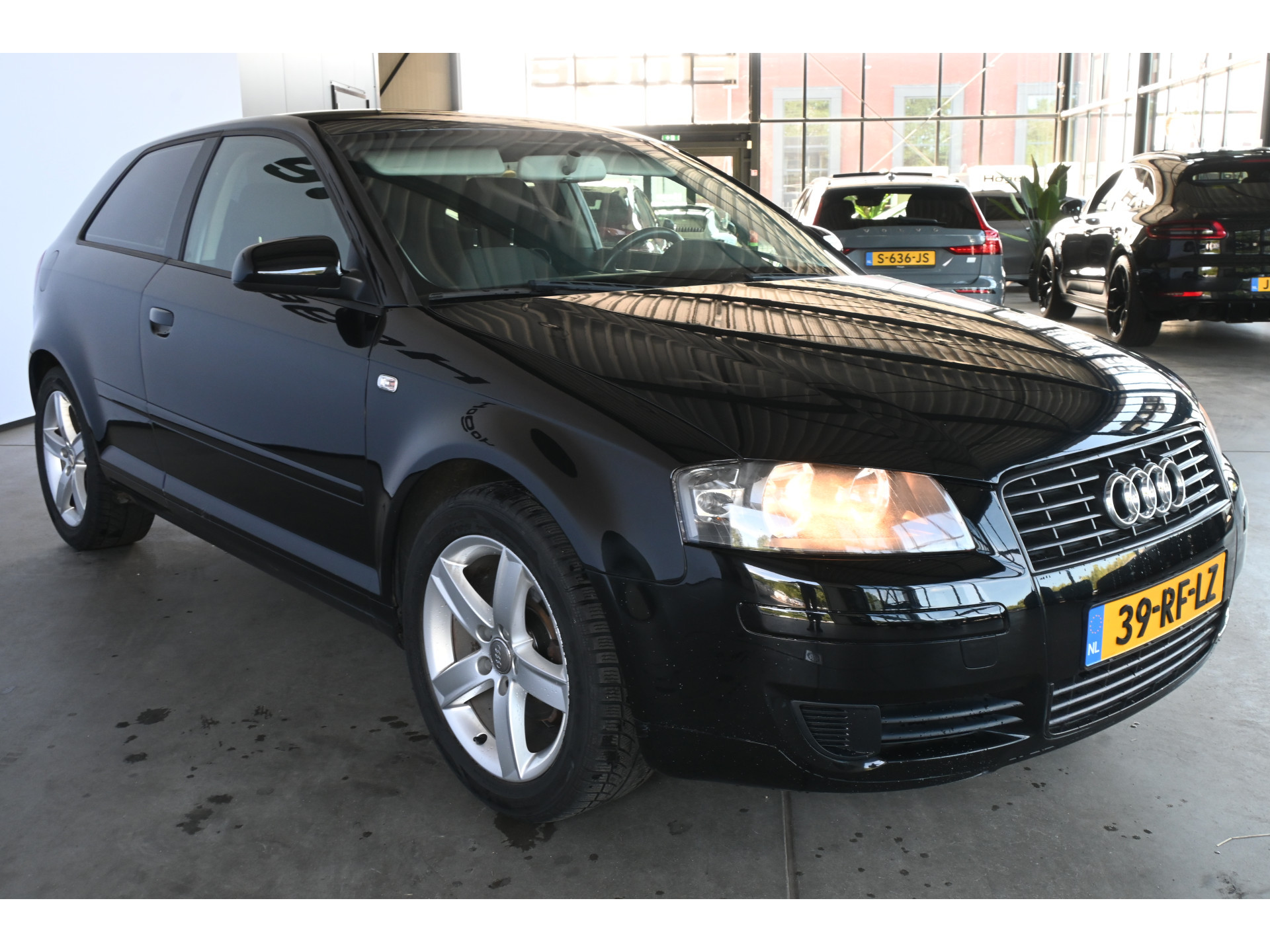 Audi A3 1.6 Attraction Clima Cruise Control Lichtmetaal All in Prijs! Inruil Mogelijk!
