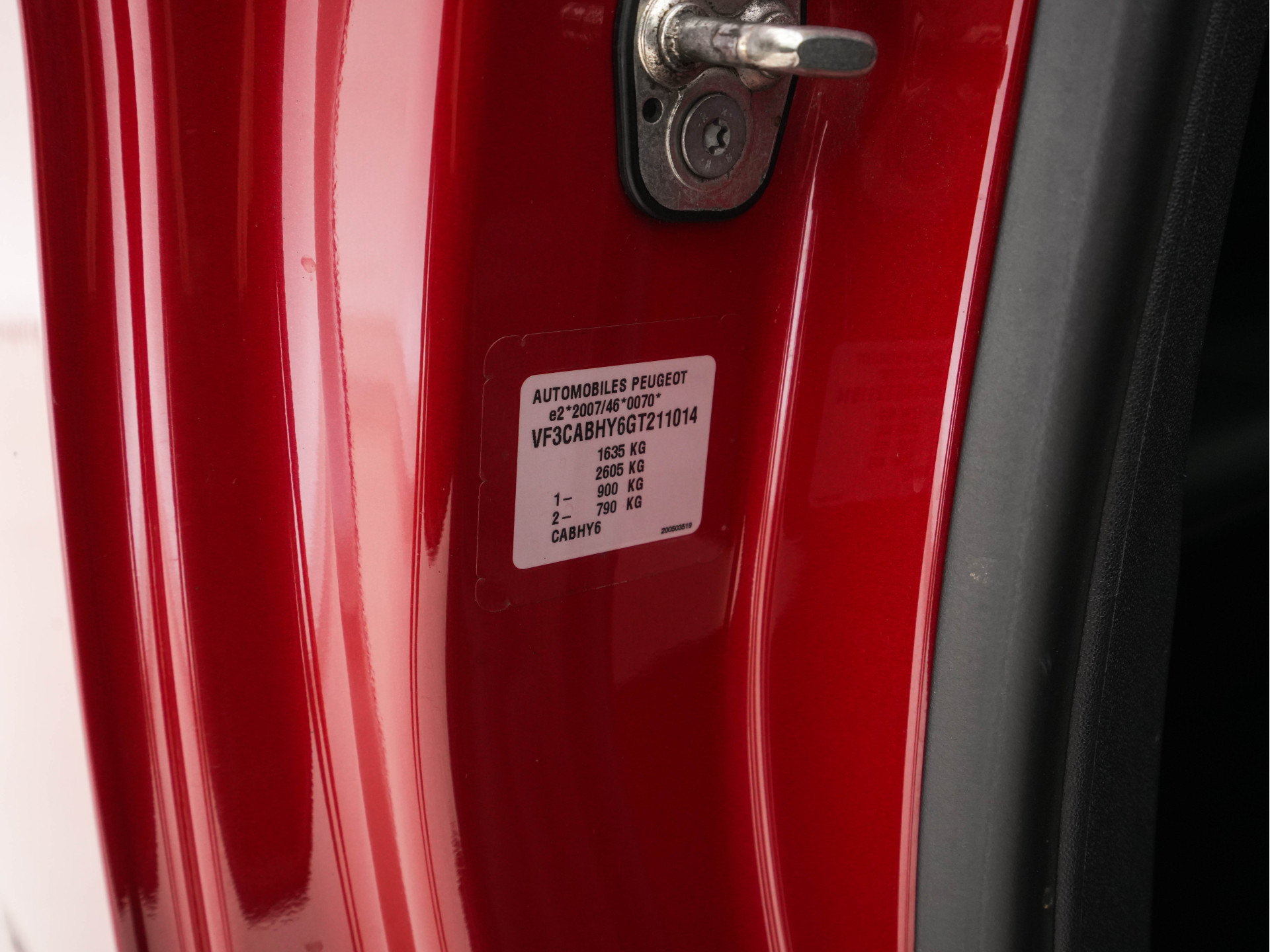 Peugeot 208 1.6 BlueHDi GT-line *PANO | LEATHER-FABRIC | JBL-AUDIO | HEATED-SPORTSEATS | NAVI-FULLMAP | CAMERA | DAB+ | PRIVACY-GLASS | TOWBAR | 17''ALU*