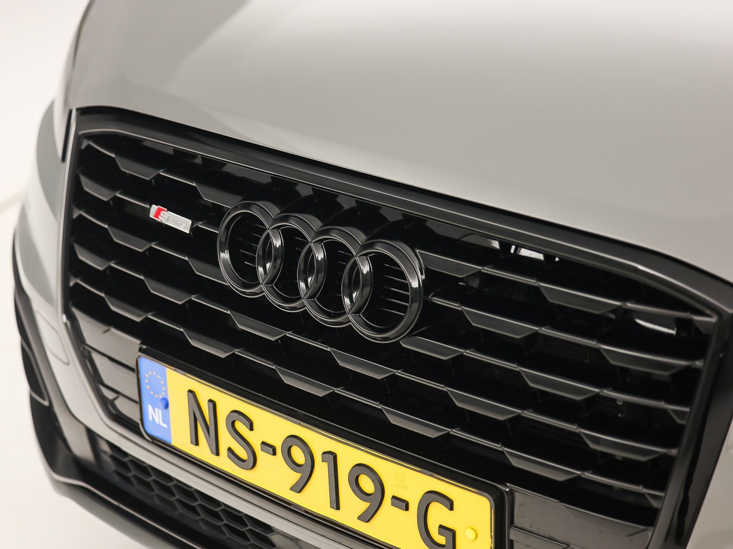 Audi Q2 1.4 TFSI S-Line Sport 150Pk (2X S-LINE, GROOT NAVI, GETINT GLAS, LEDER, LED KOPLAMPEN, SPORTSTOELEN, PARKEERSENSOREN, CRUISE, NIEUWSTAAT)