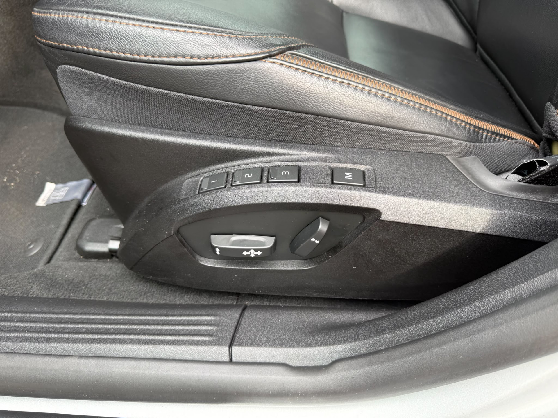 Volvo V40 Cross Country 1.5 T3 Summum | 2E EIGENAAR | 3/6 of 12 MND GARANTIE | PANO DAK | CAMERA | NAVI | MEMORY |