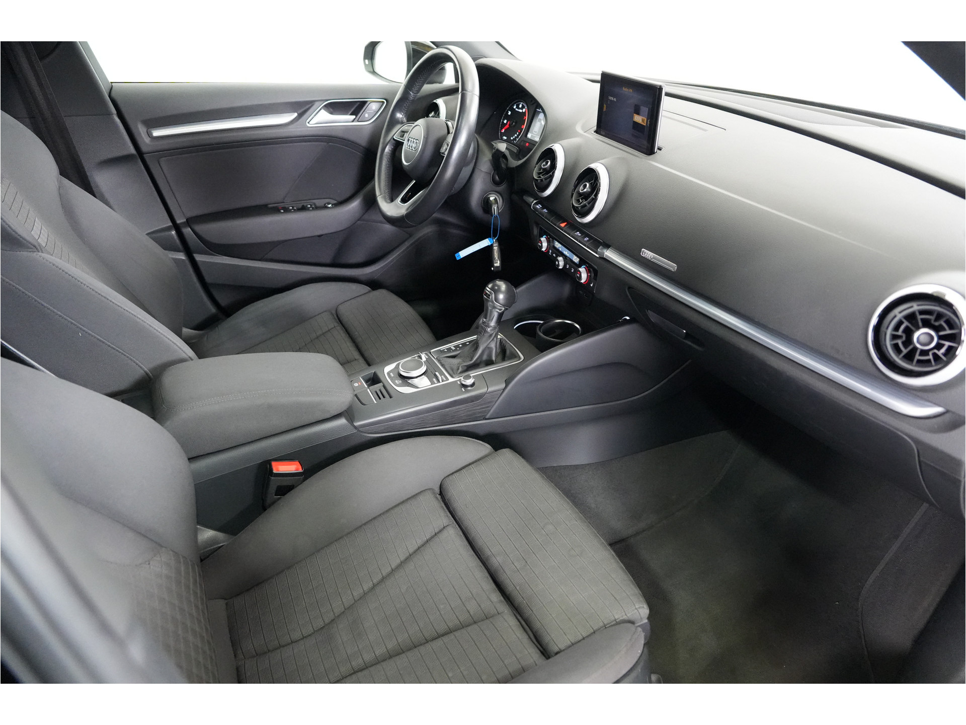 Audi A3 Sportback 35 TFSI CoD Design Pro Line Plus | Trekhaak | Stl. verw. | Climate | PDC | LED |