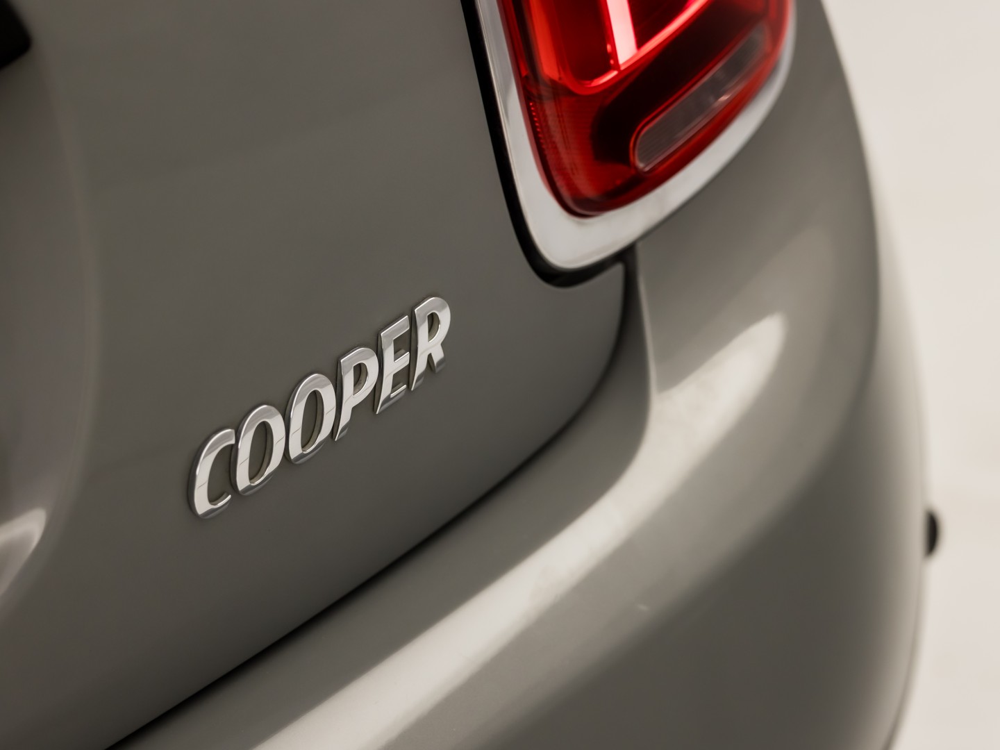 MINI One 1.5 Cooper Marylebone (PANORAMADAK, NAVIGATIE, CLIMATE, LEDER, STOELVERWARMING, SPORTSTOELEN, UNIUN JACK ACHTERLICHTEN, GETINT GLAS, NIEUWSTAAT)