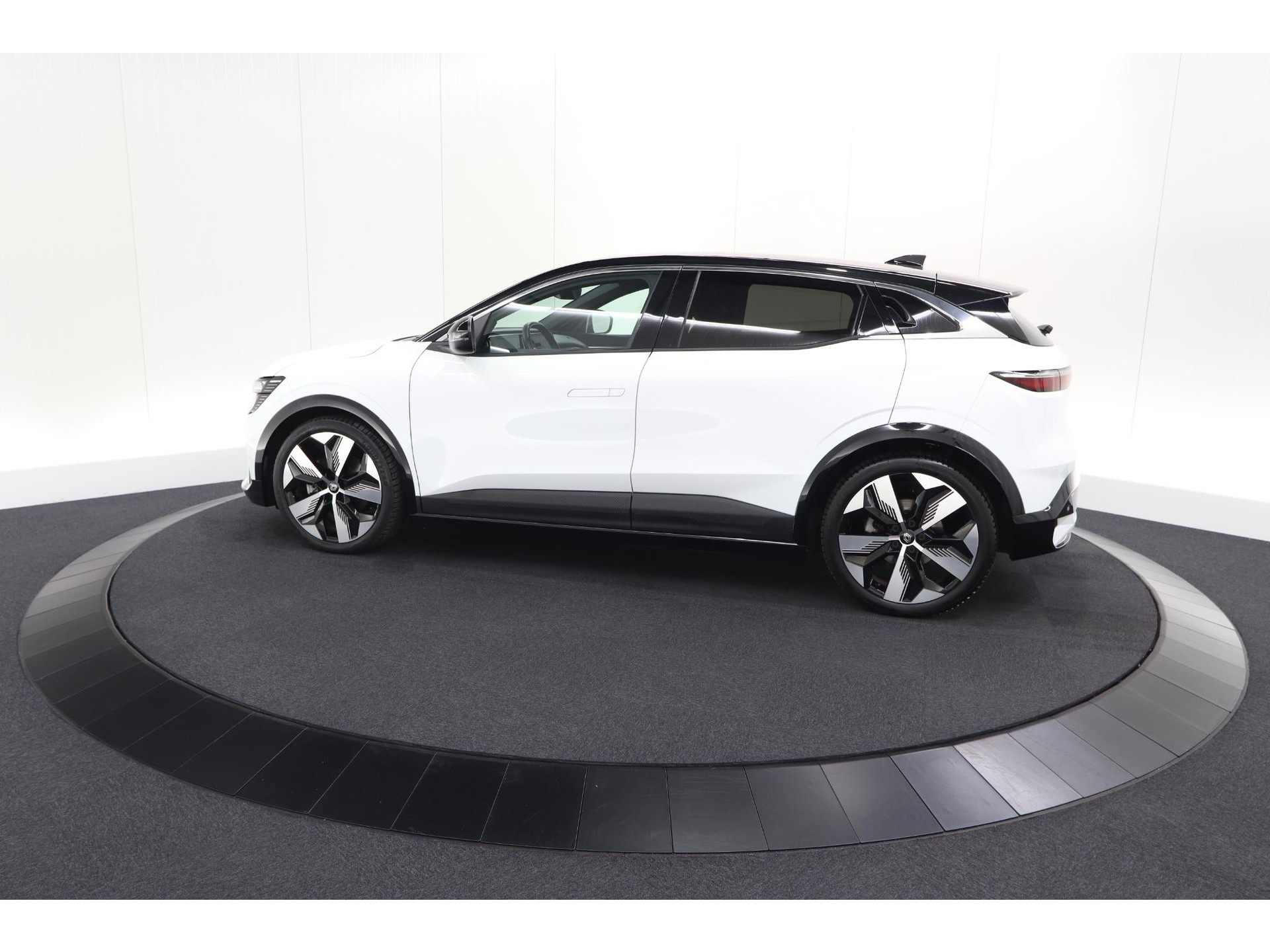 Renault Megane E-Tech EV60 Optimum Charge Techno | 95,4% SOH | Adaptieve Cruise Control | Camera | Apple Carplay