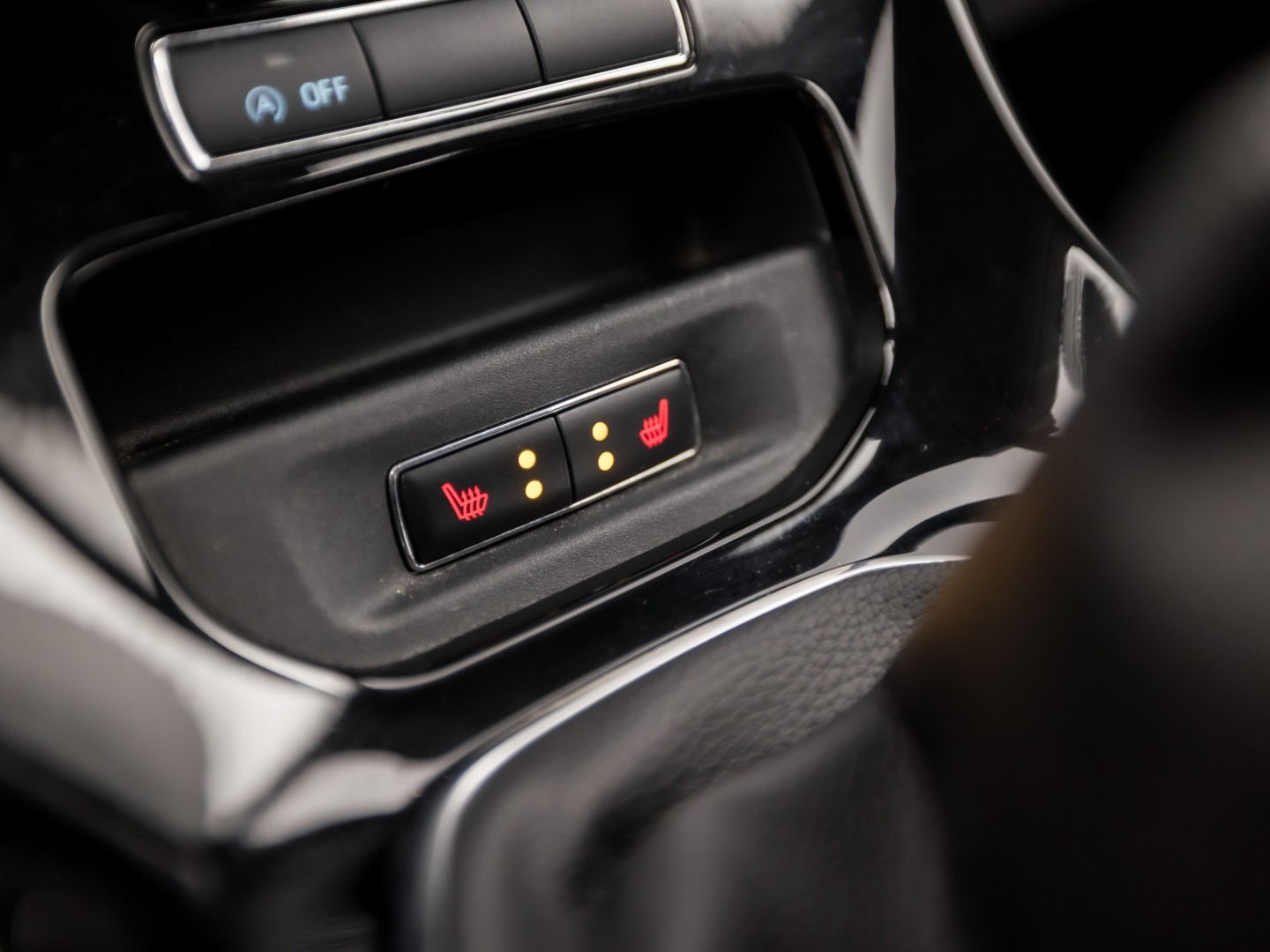 Ford Fiesta 1.0 EcoBoost Titanium Sport 101Pk (NAVIGATIE, 1e EIGENAAR, CLIMATE, STOELVERWARMING, SPORTSTOELEN, GETINT GLAS, CRUISE, PARKEERSENSOREN, TREKHAAK, LM VELGEN, NIEUWSTAAT)