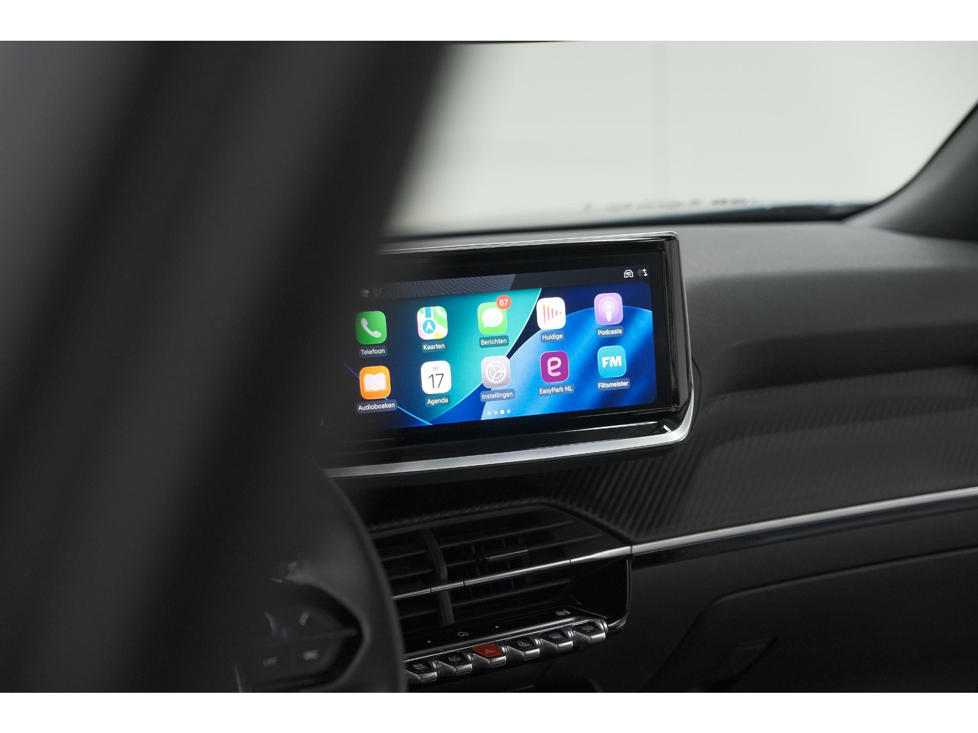 Peugeot e-2008 EV Allure Avantage 54 kWh | 11 KW Laadfunctie | Parkeersensoren | Apple Carplay