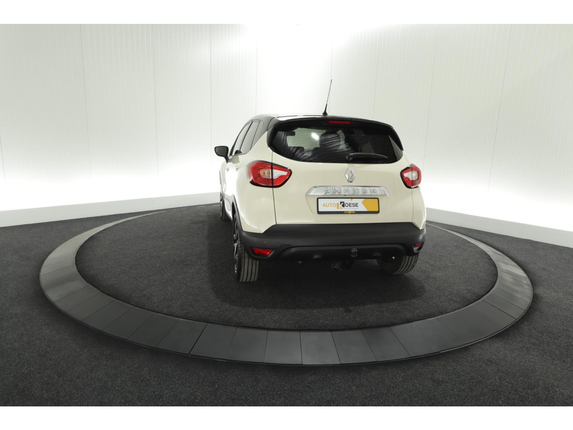 Renault Captur TCe 120 Dynamique | Trekhaak | Camera | R-Link Navigatie | Parkeersensoren