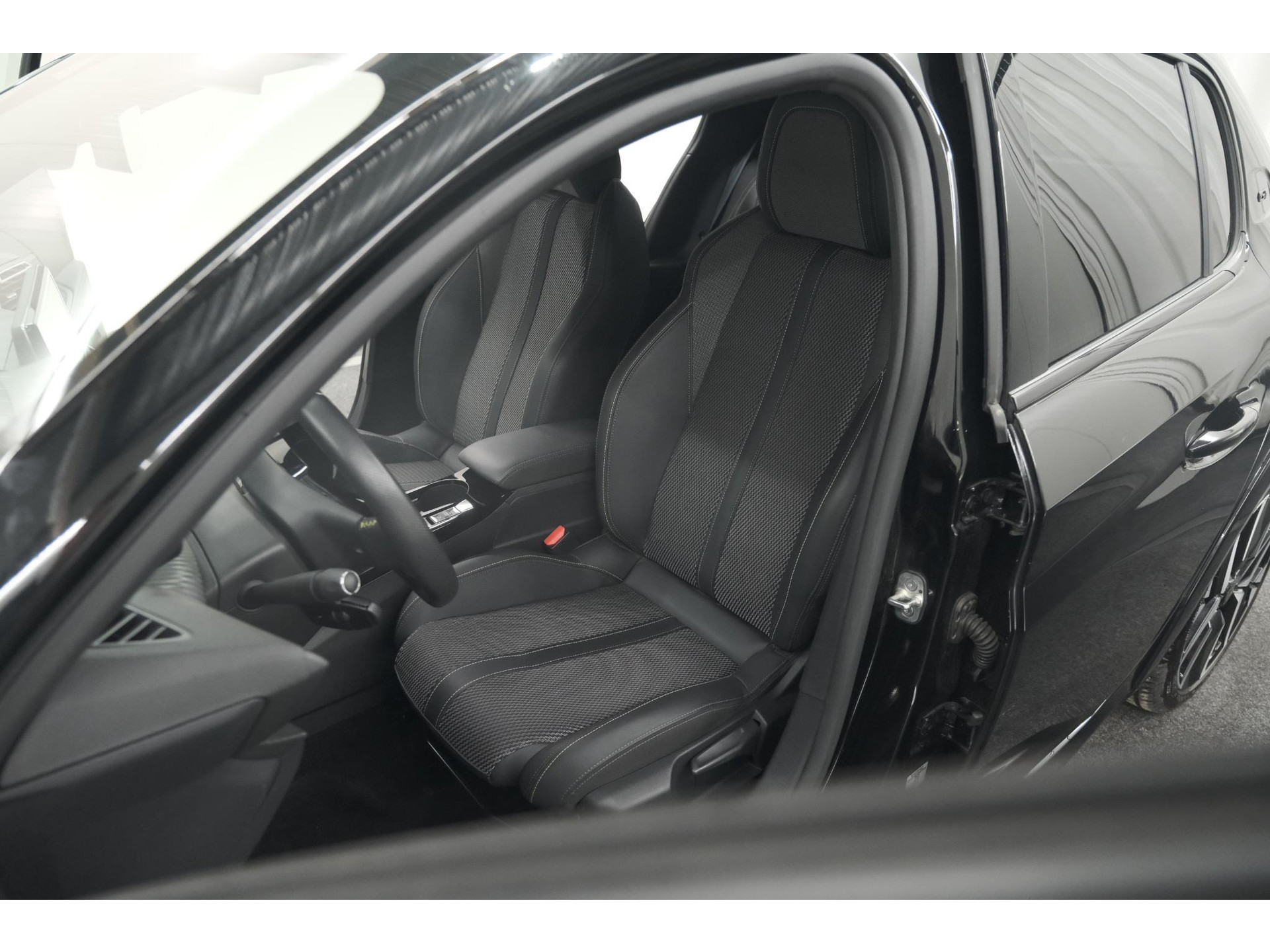Peugeot 208 PureTech 100 GT | Camera | Navigatie | Apple Carplay | Parkeersensoren