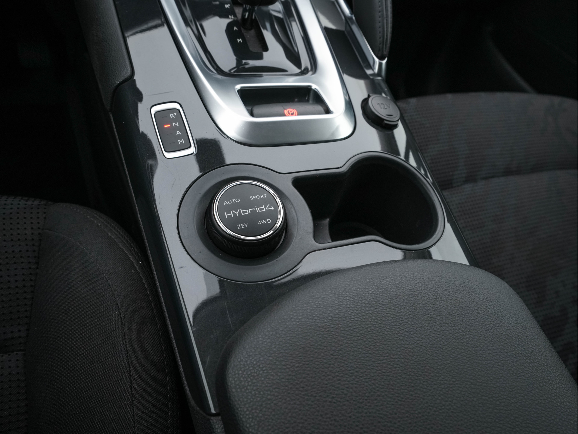 Peugeot 3008 2.0 HDiF HYbrid4 Aut. *NAVI-FULLMAP | COMFORT-SEATS | ECC | SHIFT-PADDLES | PDC | CRUISE | 16''ALU*