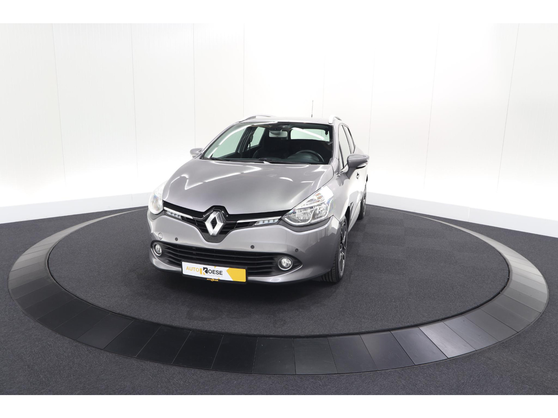 Renault Clio Estate 1.5 dCi ECO Dynamique | Parkeersensoren voor + achter | Armsteun | Navigatie