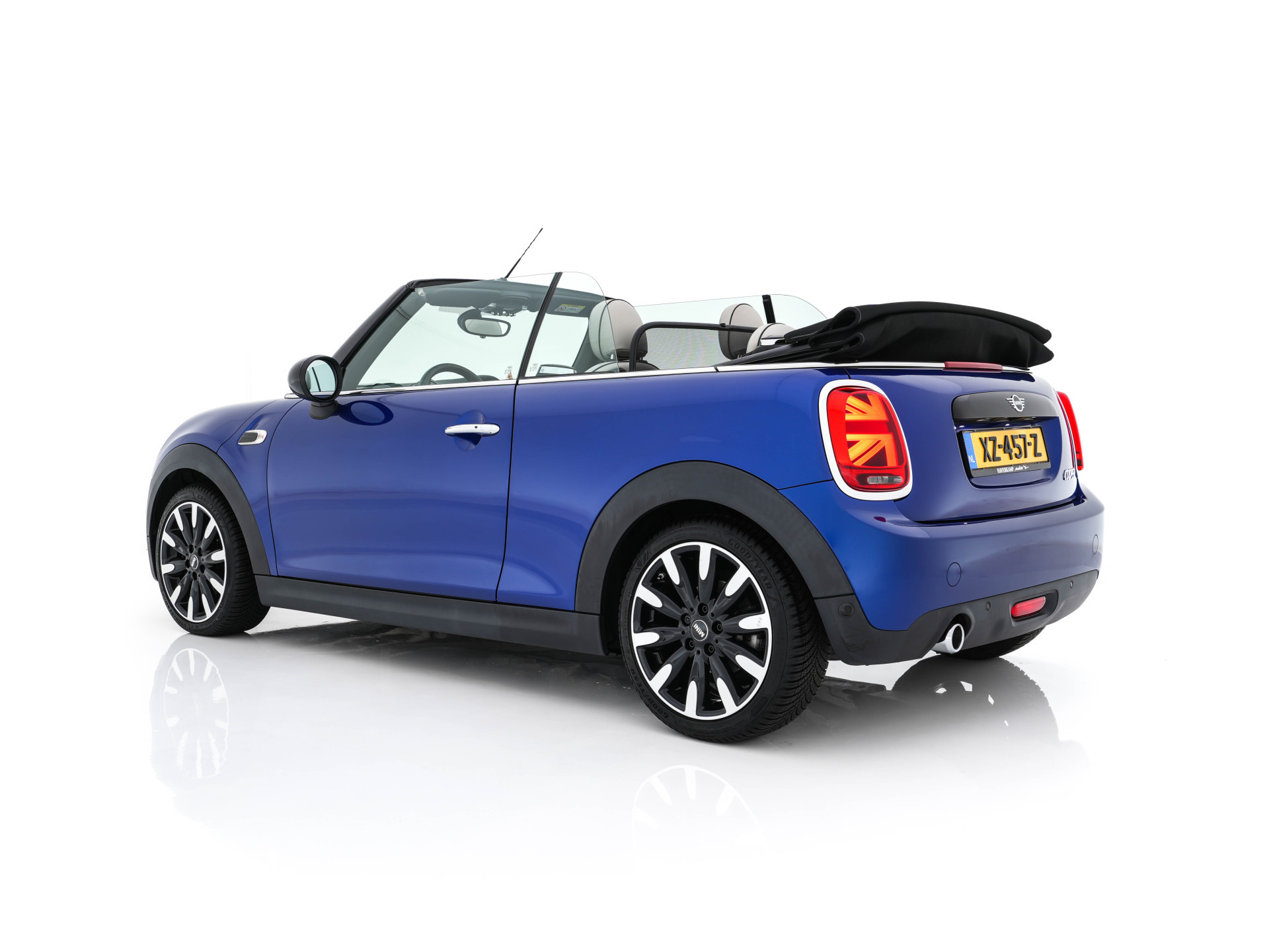 MINI Mini Cabrio 1.5 Cooper Chili *LEATHER | FULL-LED | HEATED-SPORTSEATS | KEYLESS | NAVI-FULLMAP | ECC | PDC | CRUISE | AMBIENT-LIGHT | AIRSCARF | 18''ALU*