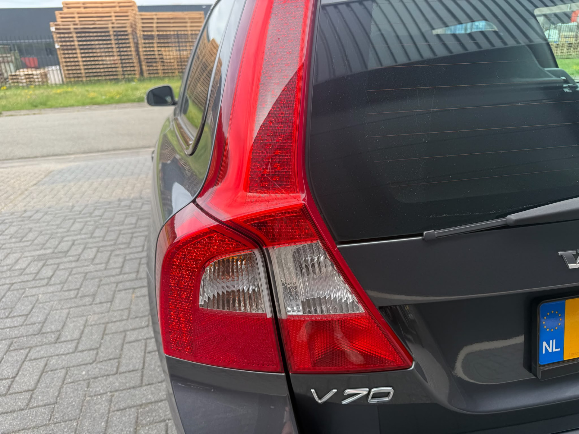 Volvo V70 2.0T R-Edition | 3E EIGENAAR | AUTOMAAT | LEDER | NAVI | XENON | CRUISE | TREKHAAK |