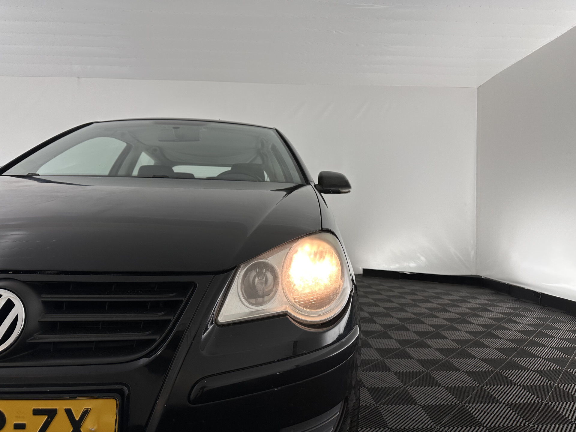 Volkswagen Polo 1.2 Optive *AIRCO | RADIO | SPORT-SEATS | 17''ALU*