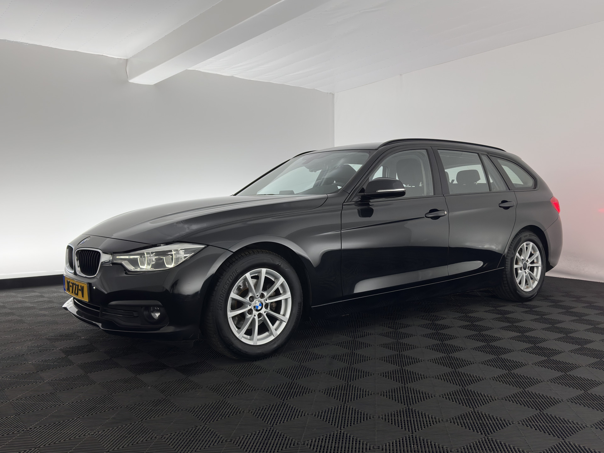 BMW 3-serie Touring 316d Centennial Executive Aut. *FULL-LED | SPORT-SEATS | NAVI-FULLMAP | ECC | PDC | CRUISE | 16''ALU*