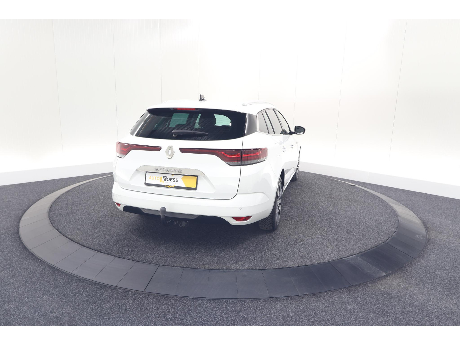 Renault Mégane Estate TCe 140 EDC Techno | Trekhaak | Camera | Navigatie | 9.3 Inch Groot Scherm