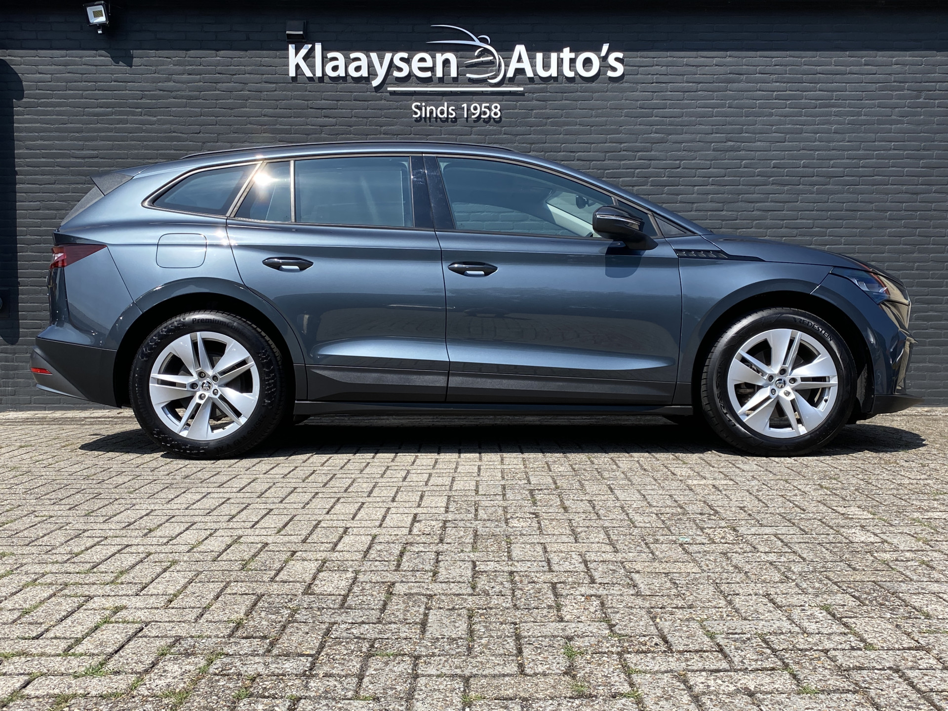ŠKODA Enyaq iV 60 | 1e eigenaar | dealer onderhouden | navigatie | trekhaak | camera | stoelverwarming | apple carplay