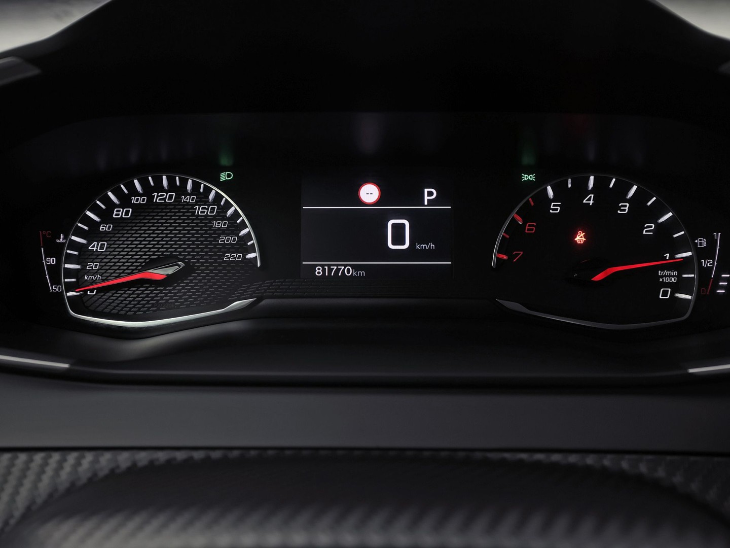 Peugeot 208 1.2 PureTech Sport Automaat (APPLE CARPLAY, KEYLESS, PARKEERSENSOREN, SPORTSTOELEN, CRUISE, LANE ASSIST, NIEUWE APK, NIEUWSTAAT)