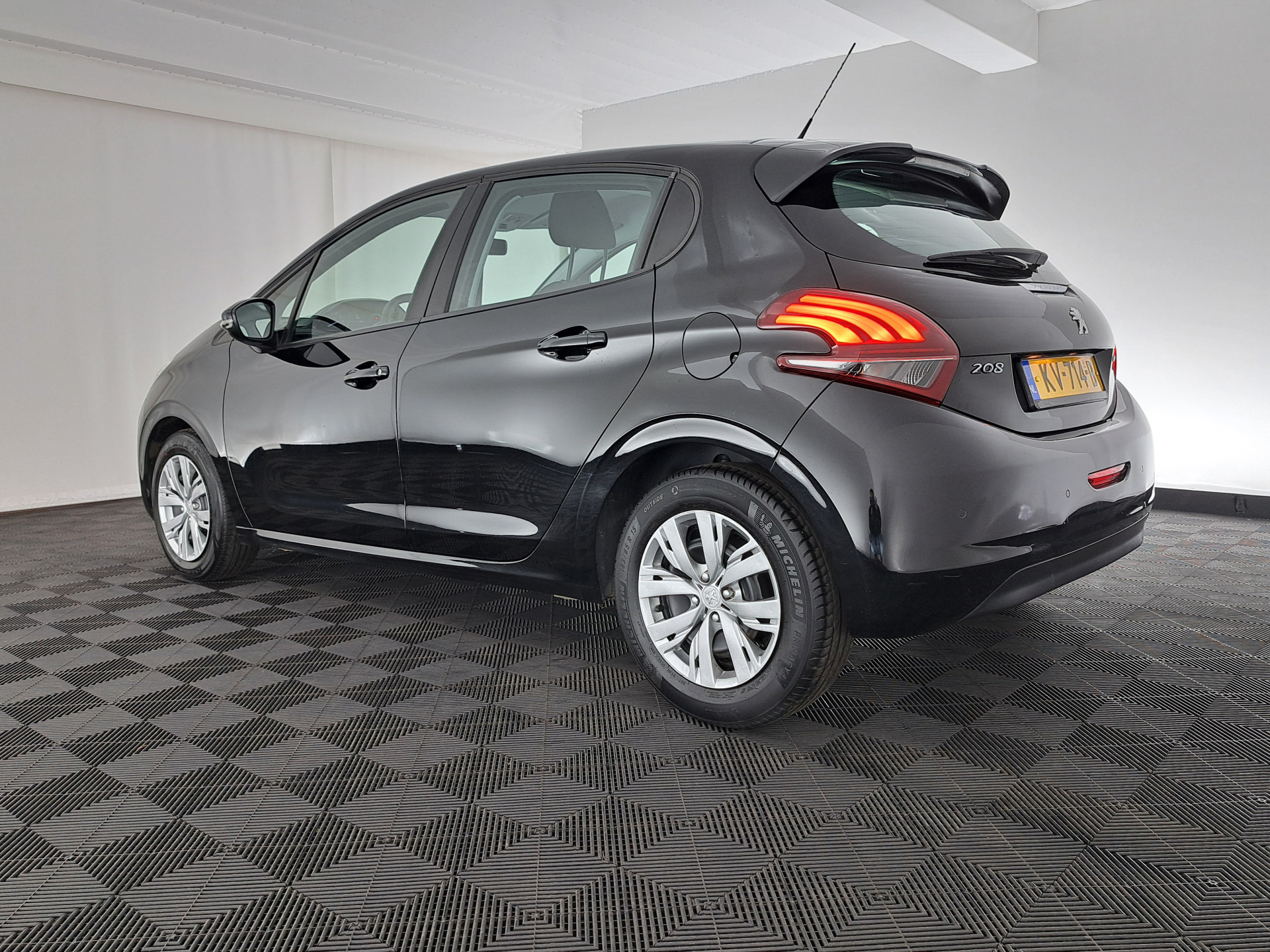 Peugeot 208 1.2 PureTech Blue Lion *AIRCO | NAVI-FULLMAP | COMFORT-SEATS | CRUISE | PDC*