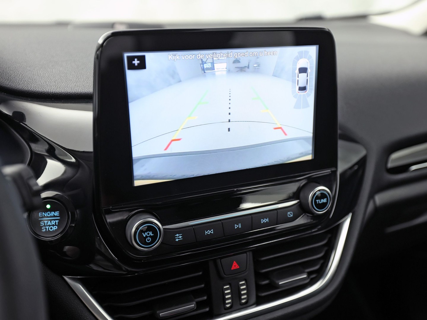 Ford Fiesta 1.0 EcoBoost Titanium Sport (APPLE CARPLAY, GROOT NAVI, CLIMATE, CAMERA, SPORTSTOELEN, ADAPTIVE CRUISE, KEYLESS, PARKEERSENSOREN, NIEUWSTAAT)