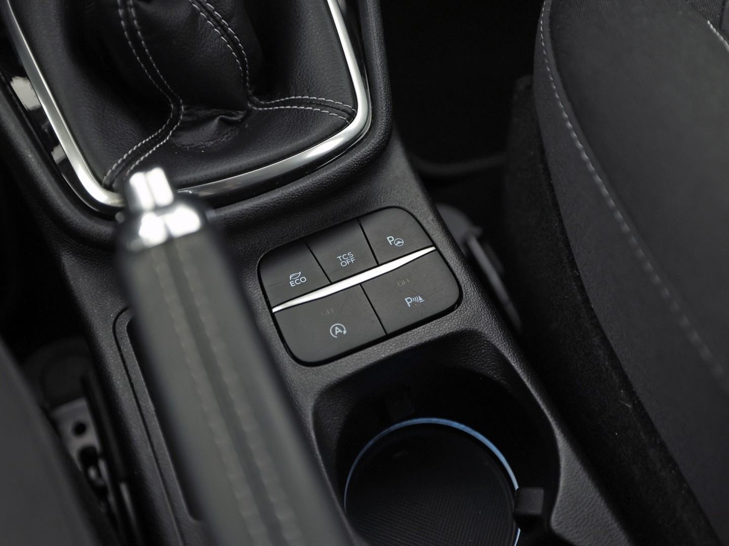 Ford Fiesta 1.0 EcoBoost Titanium (APPLE CARPLAY, GROOT NAVI, CLIMATE, CAMERA, KEYLESS, SPORTSTOELEN, ADAPTIVE CRUISE, LM VELGEN, NIEUWSTAAT)