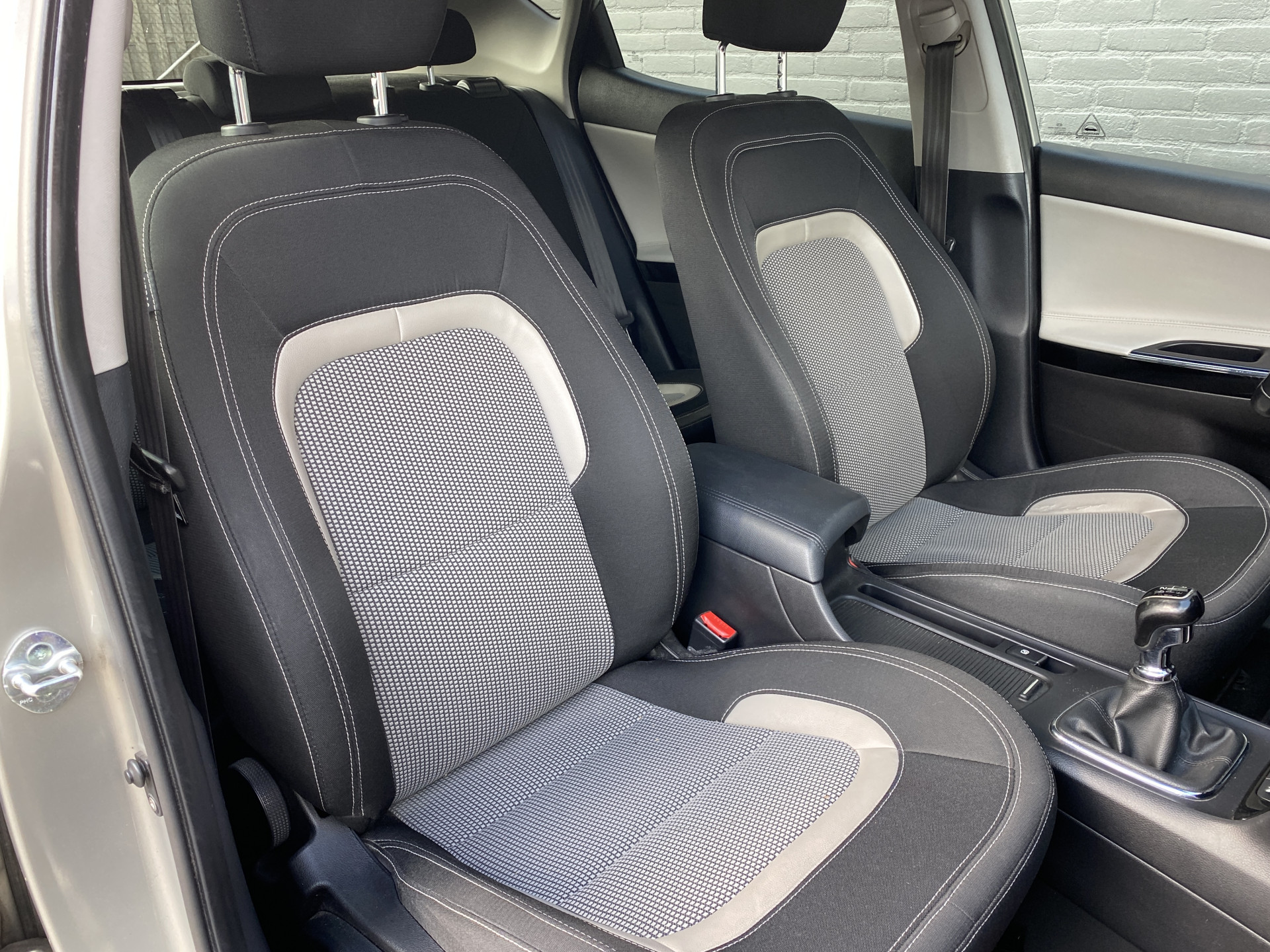 Kia Cee'd 1.6 GDI Super Pack 136 pk | navigatie | trekhaak | all season banden | keyless go | camera