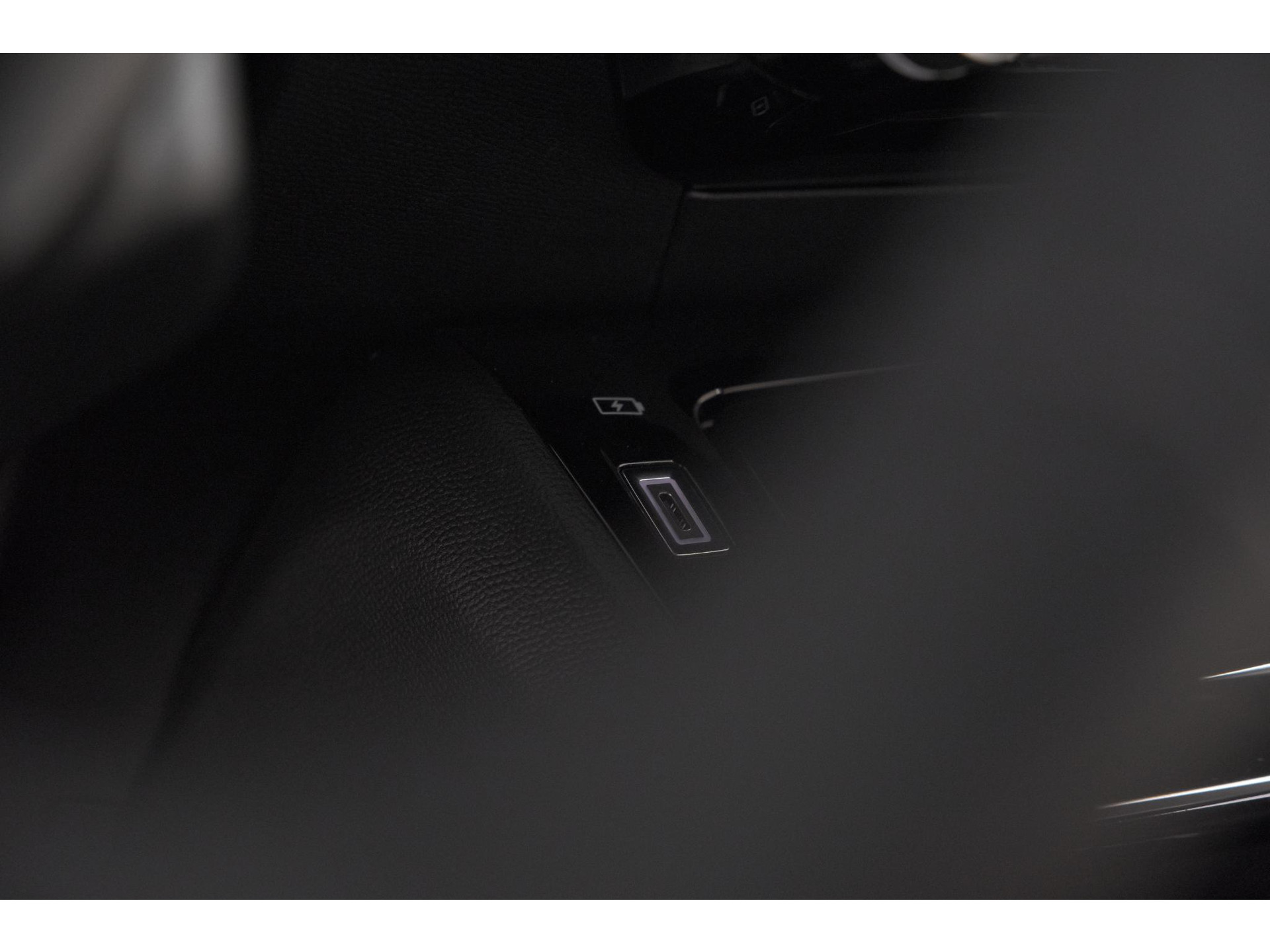 Peugeot 2008 PureTech 130 EAT8 Allure | 360 Camera | Adaptieve Cruise Control | Navigatie