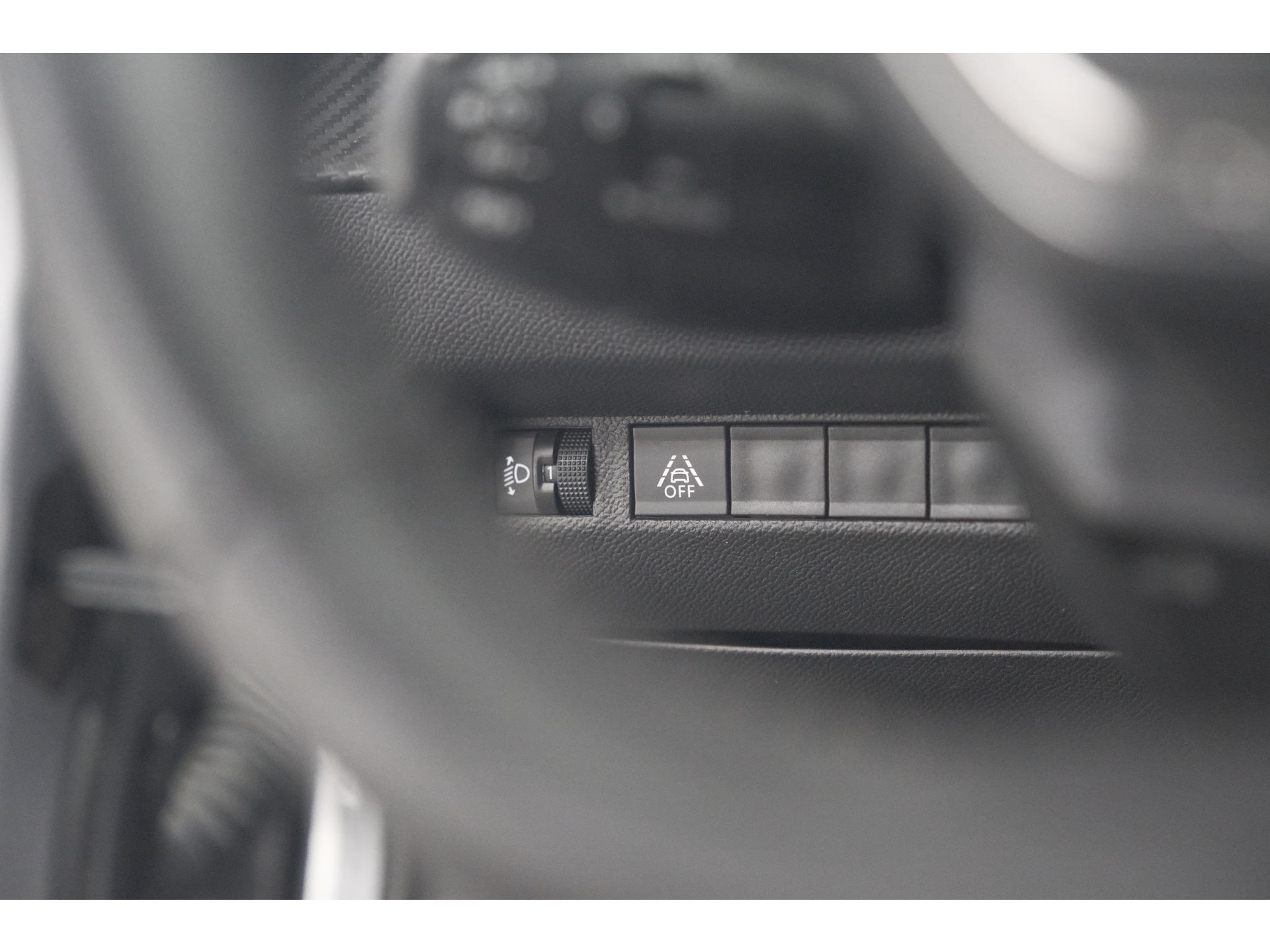 Peugeot e-2008 EV Allure Pack 50 kWh | 3 Fase Laadfunctie | Camera | Navigatie | Parkeersensoren | Apple Carplay