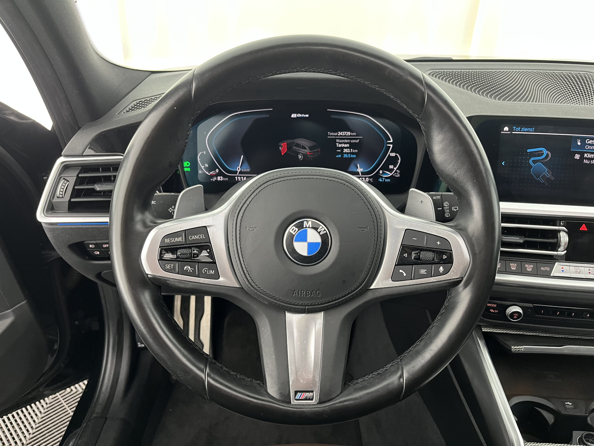 BMW 3-serie Touring 330e eDrive  M-Sportpack Edition (Plug-In) (INCL-BTW) *PANO | LEATHER | HEAD-UP | ADAPTIVE-CRUISE | FULL-LED | KEYLESS | DIGI-COCKPIT | HEATED-SPORTSEATS | CAMERA | HIFI-SOUND | PRIVACYGLASS | DAB+ | SHIFTPADDLES | NAVI-FULLMAP | 19"A
