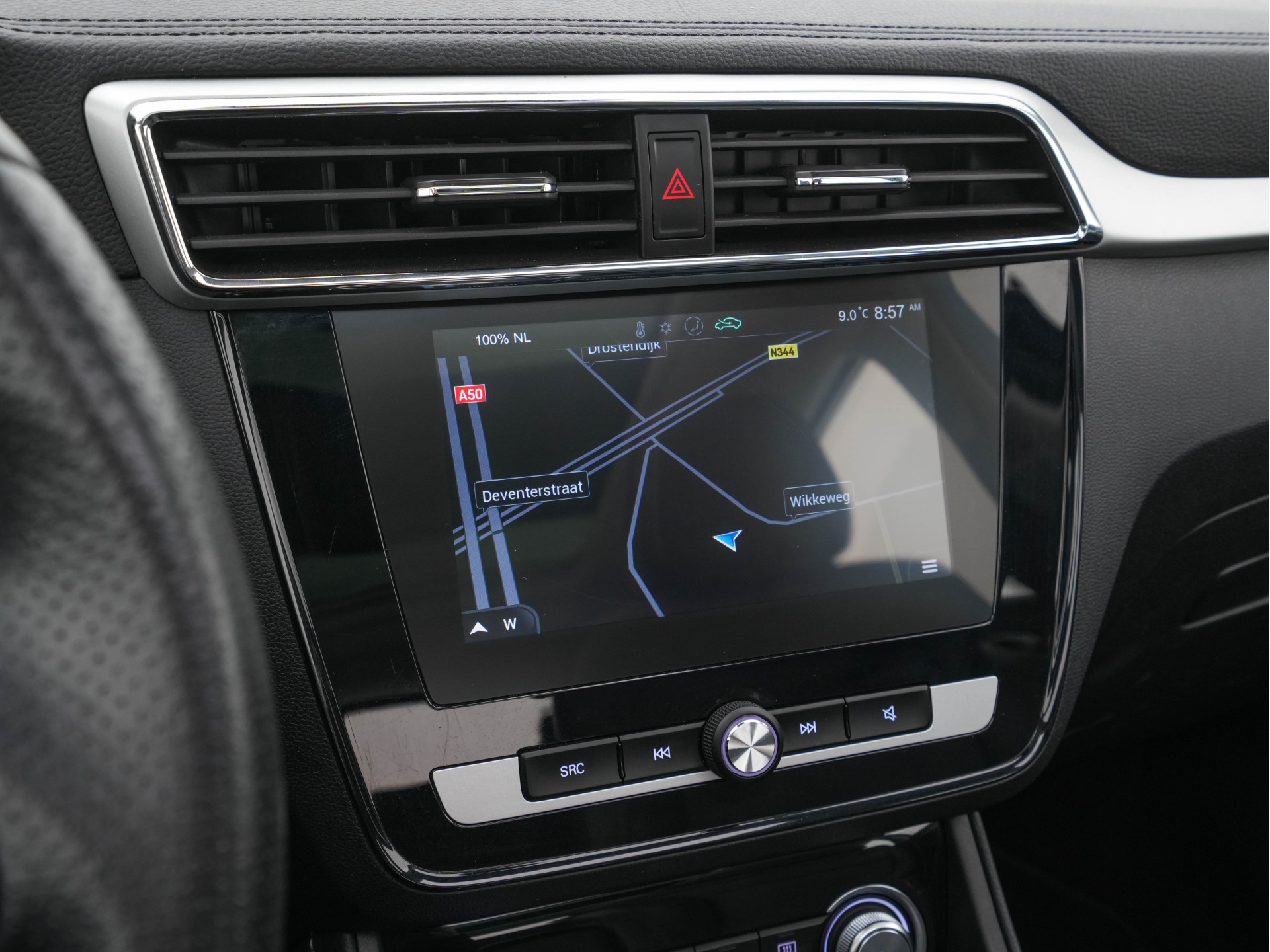 MG ZS EV Luxury 45 kWh { SOH-90%} (INCL-BTW) *PANO | LEATHER | CCS-FASTLOADER | KEYLESS | NAVI-FULLMAP | ADAPTIVE-CRUISE | CAMERA | CARPLAY | DAB | LANE-ASSIST | SPORT-SEATS | 17"ALU*